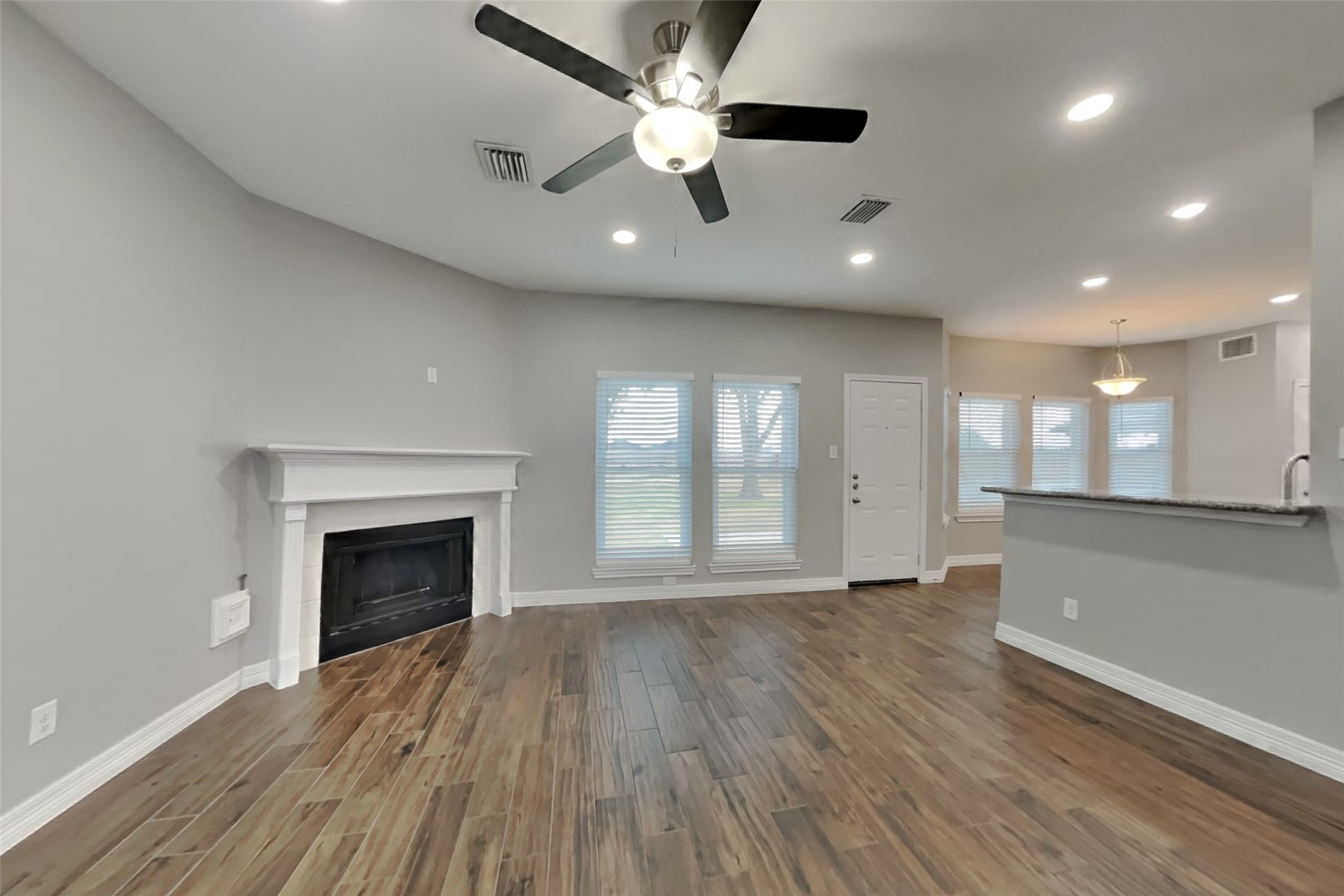 21638 Wildcroft Drive Property Photo 4