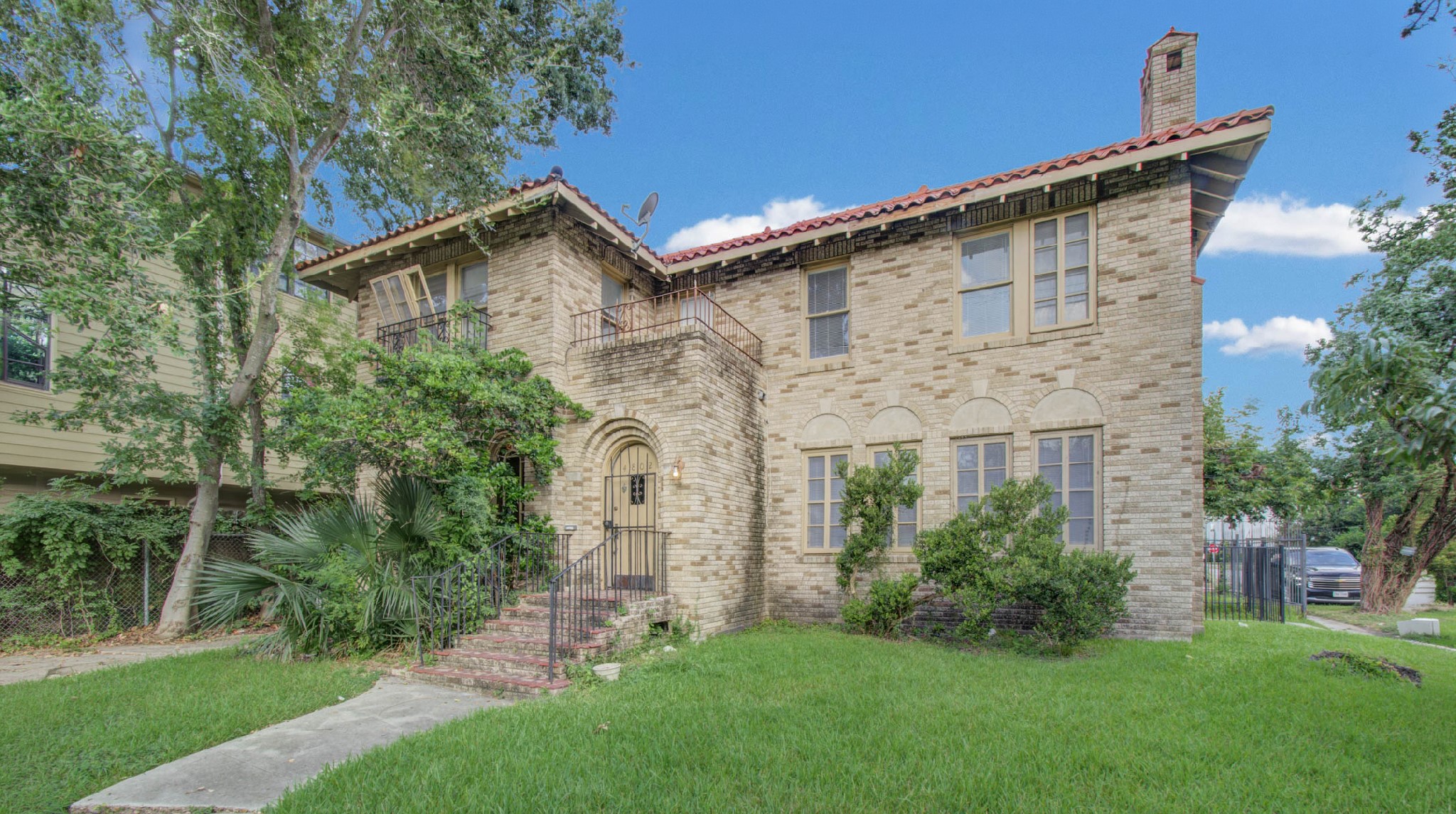 4802 La Branch Street Property Photo 3
