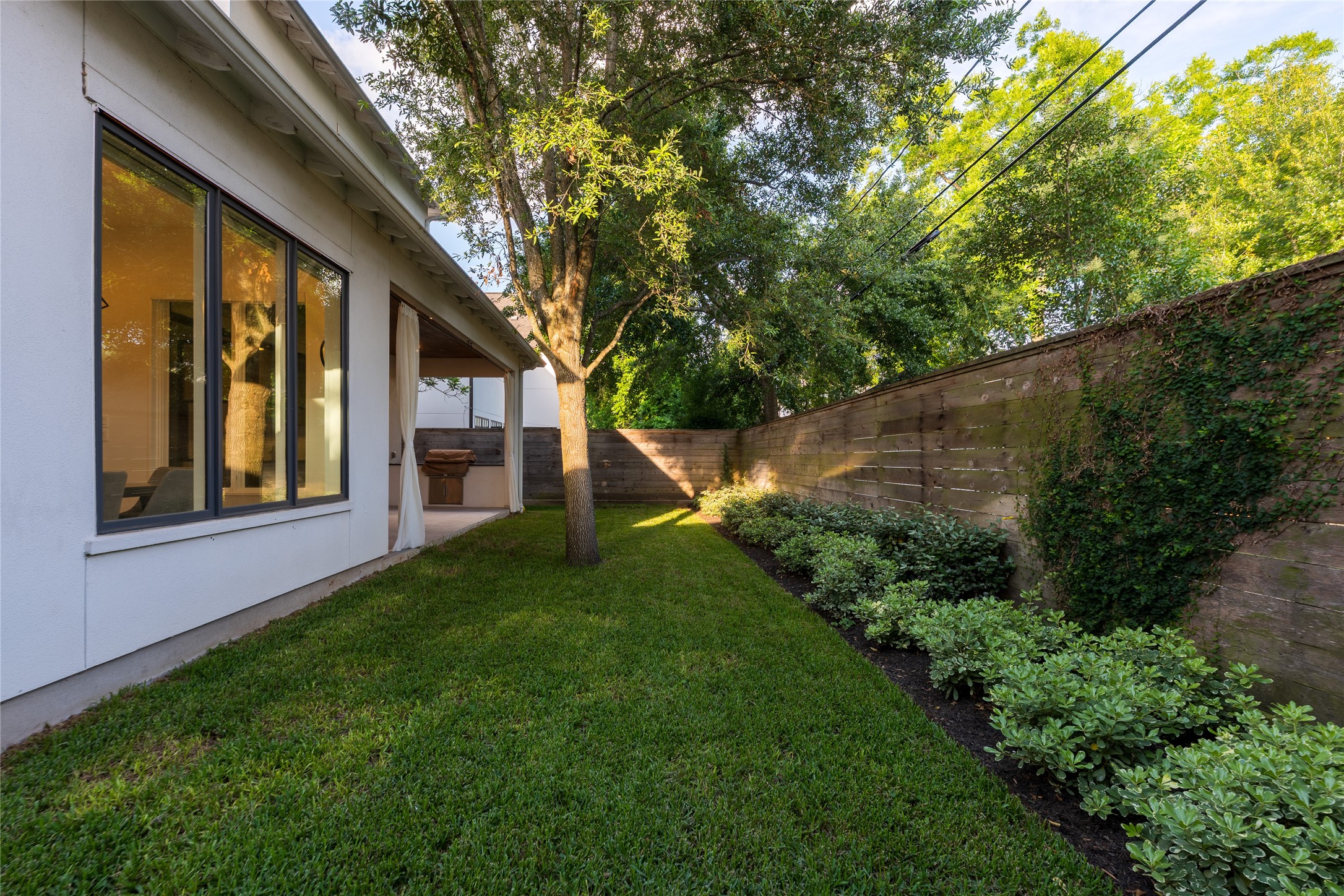 2817 Albans Road Property Photo 43