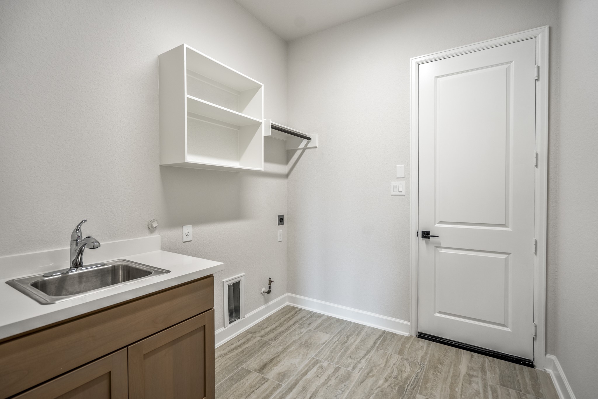 9618 Leafgate Court Property Photo 17