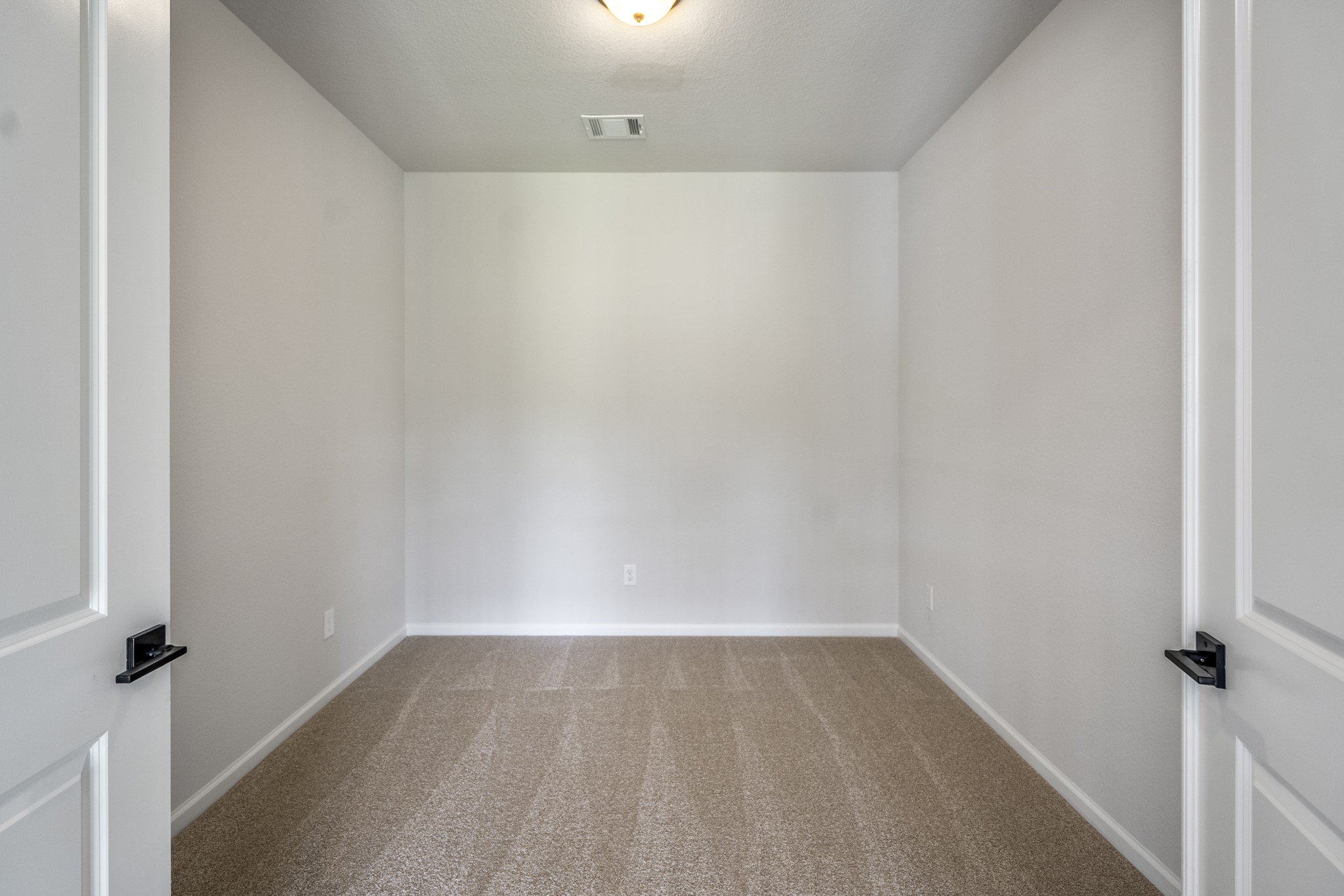 9618 Leafgate Court Property Photo 37
