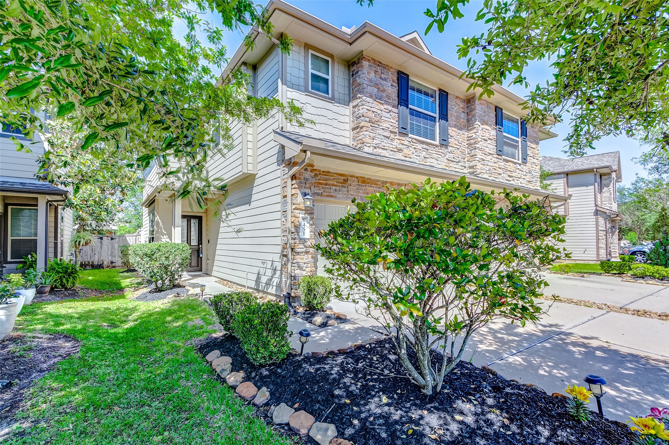 6451 Calgary Woods Lane Property Photo 4