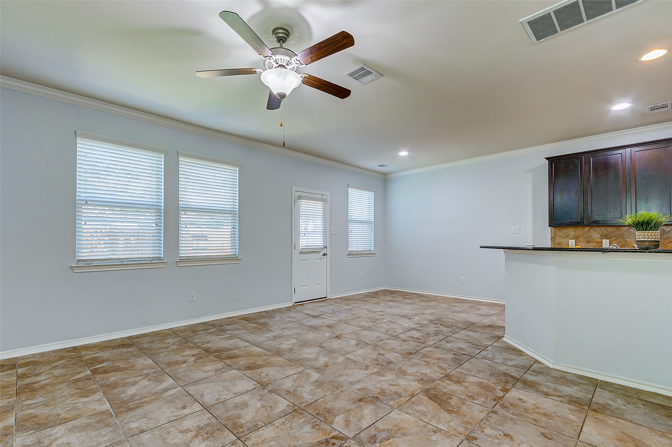 6451 Calgary Woods Lane Property Photo 12