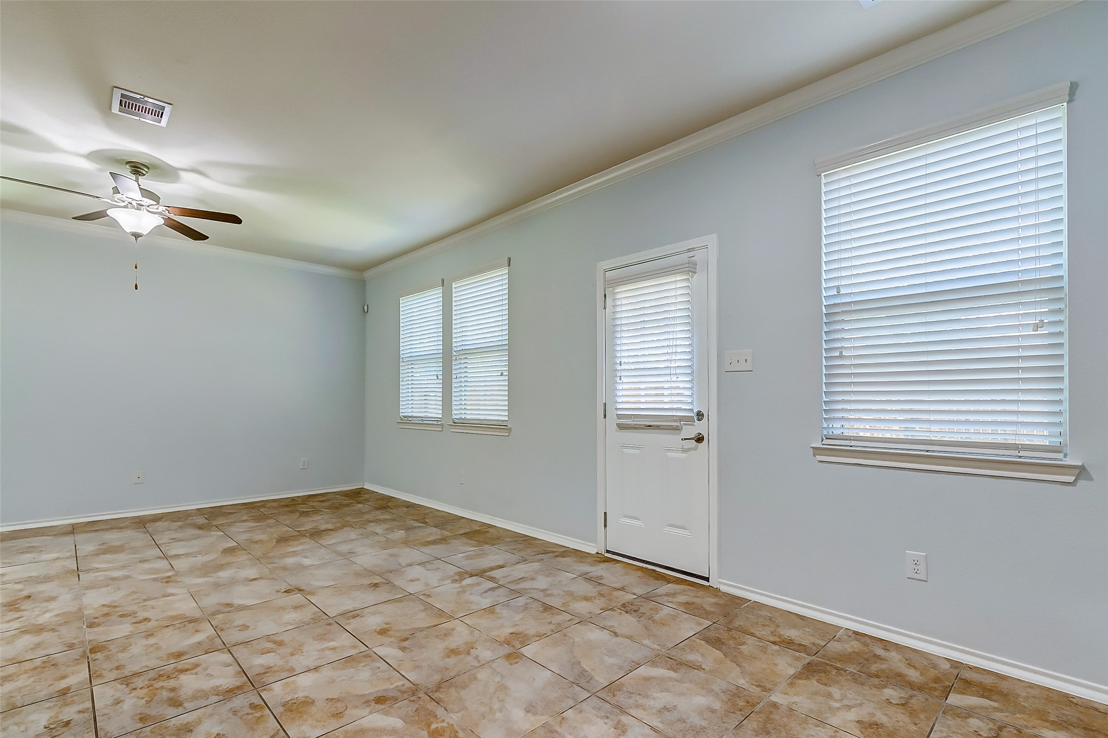 6451 Calgary Woods Lane Property Photo 15