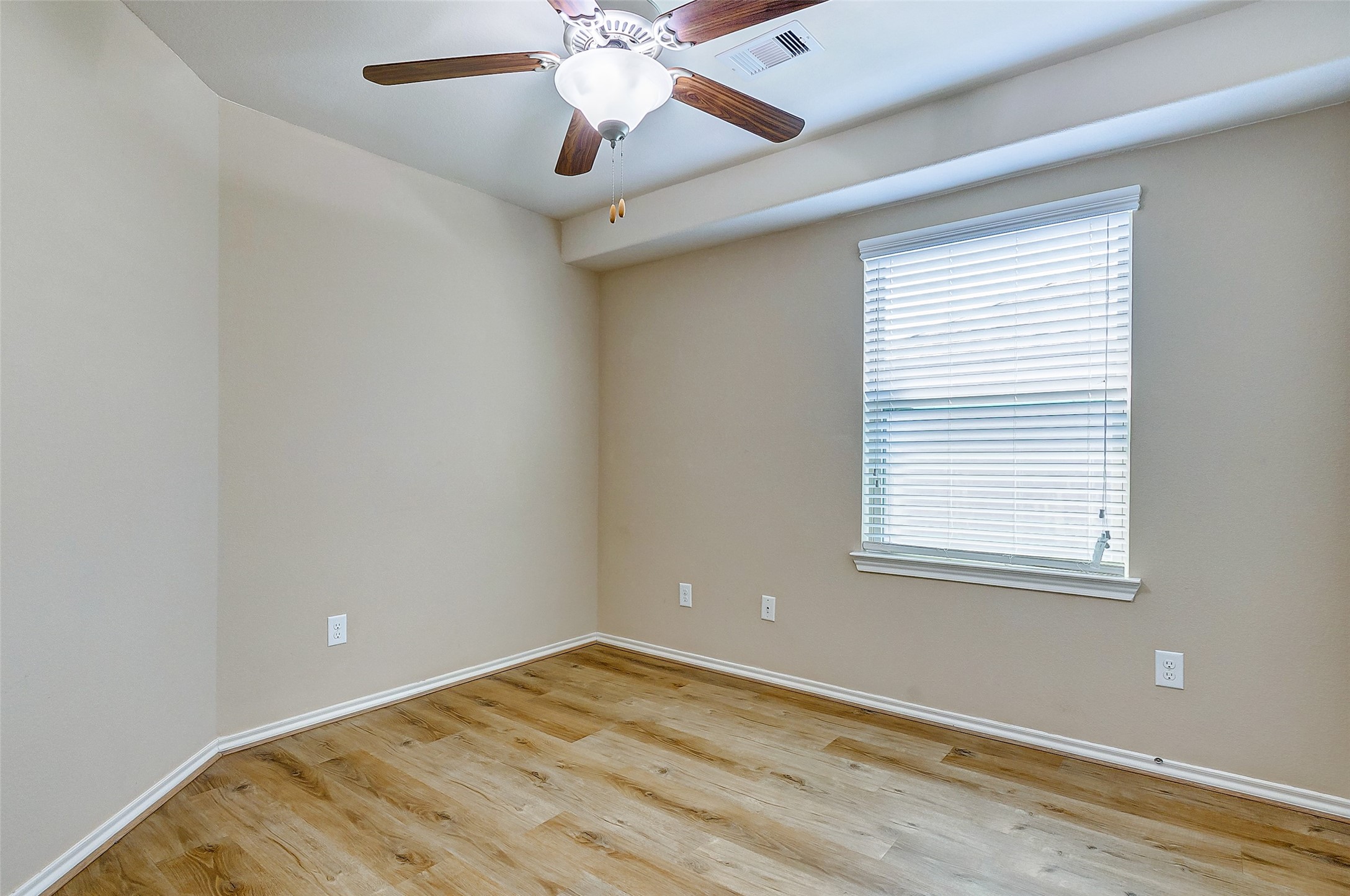 6451 Calgary Woods Lane Property Photo 27