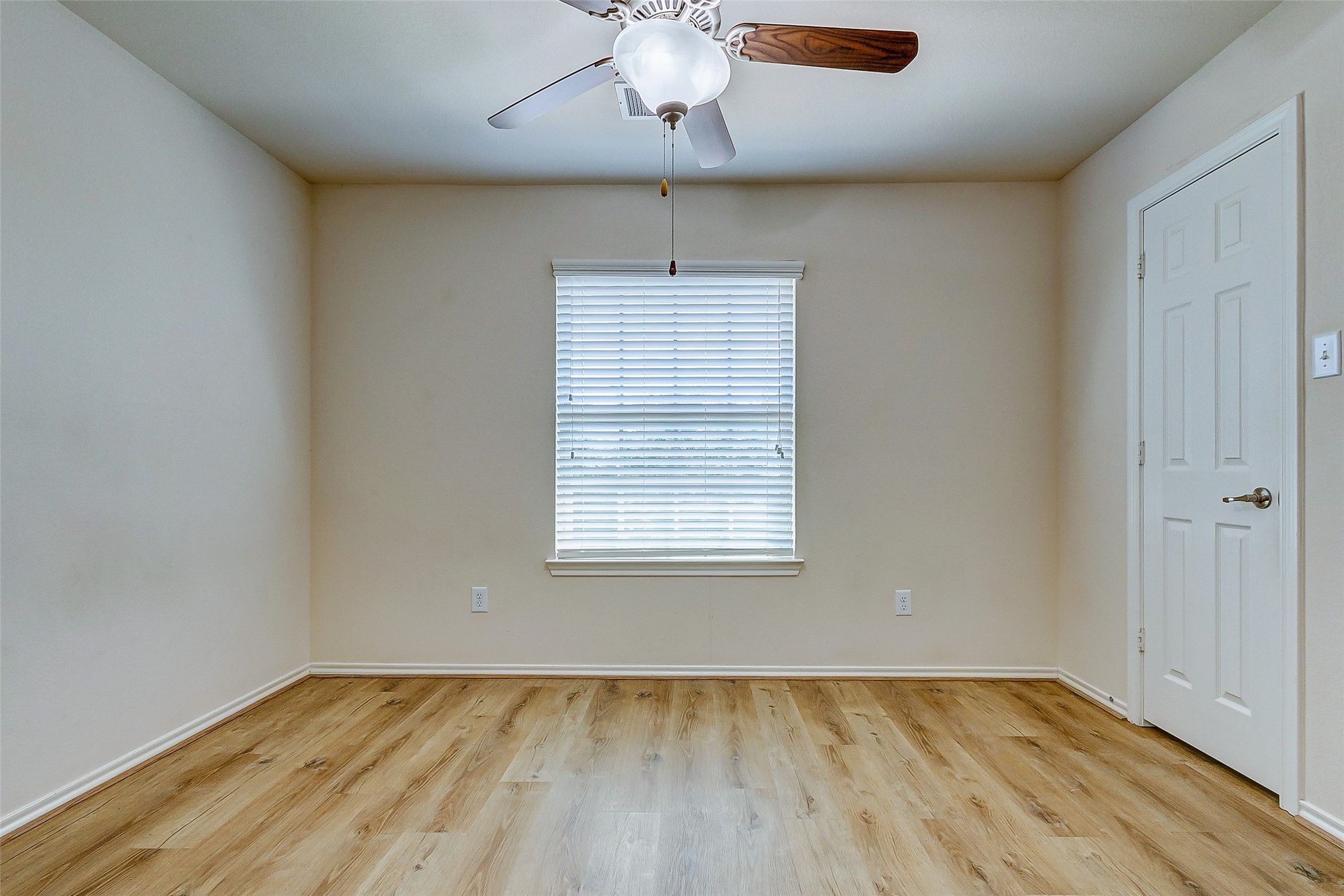 6451 Calgary Woods Lane Property Photo 28