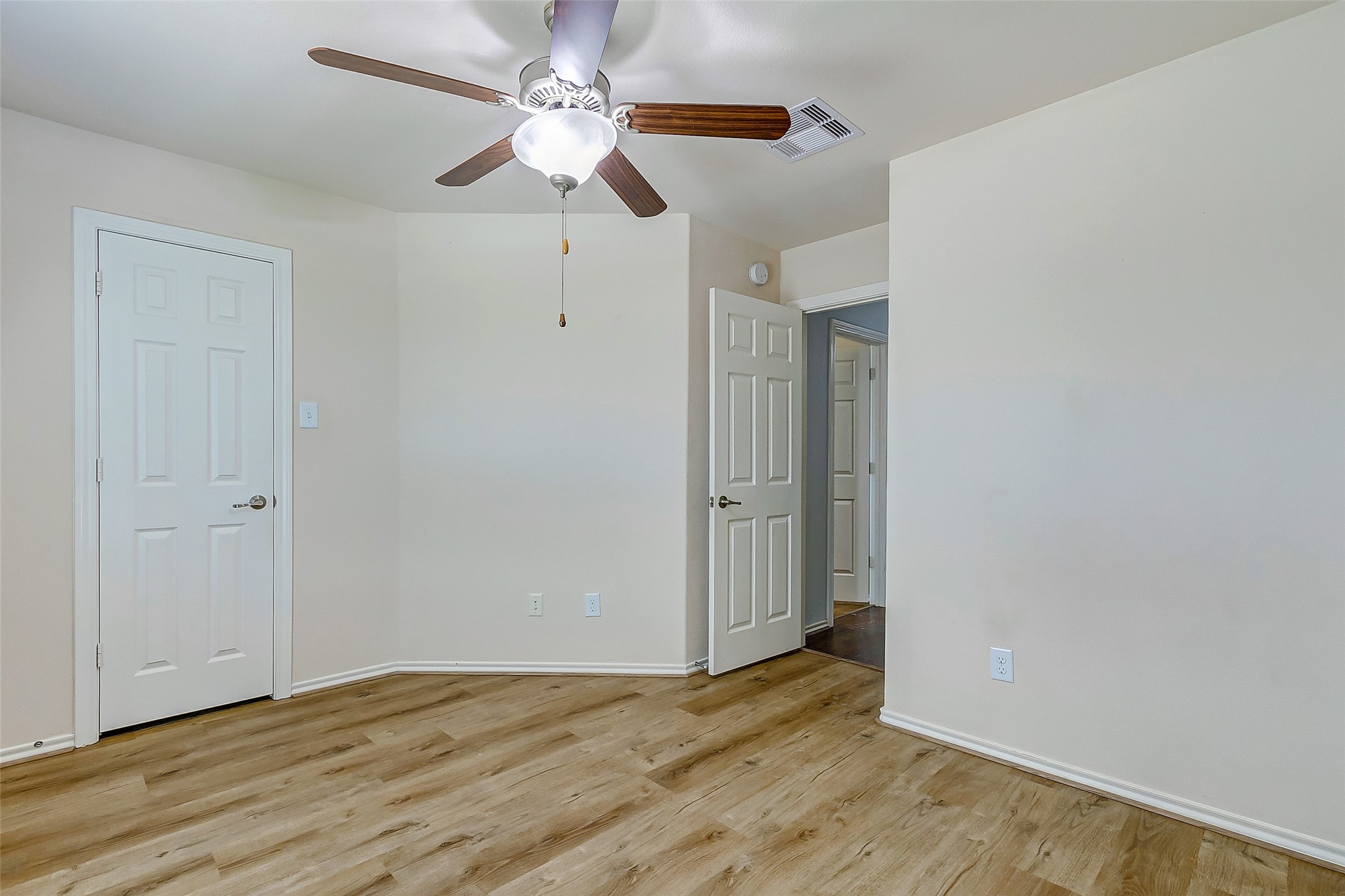 6451 Calgary Woods Lane Property Photo 30