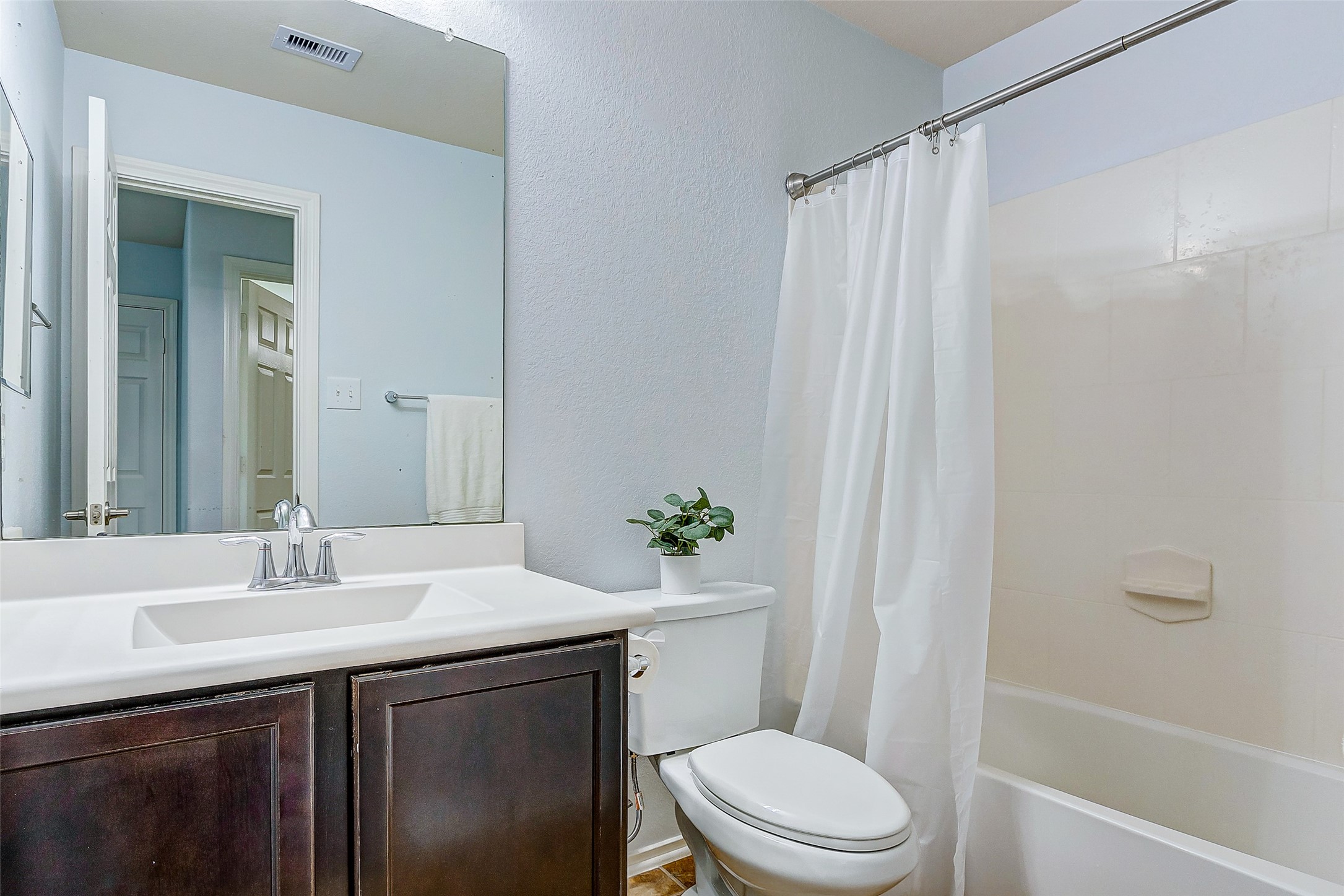 6451 Calgary Woods Lane Property Photo 32