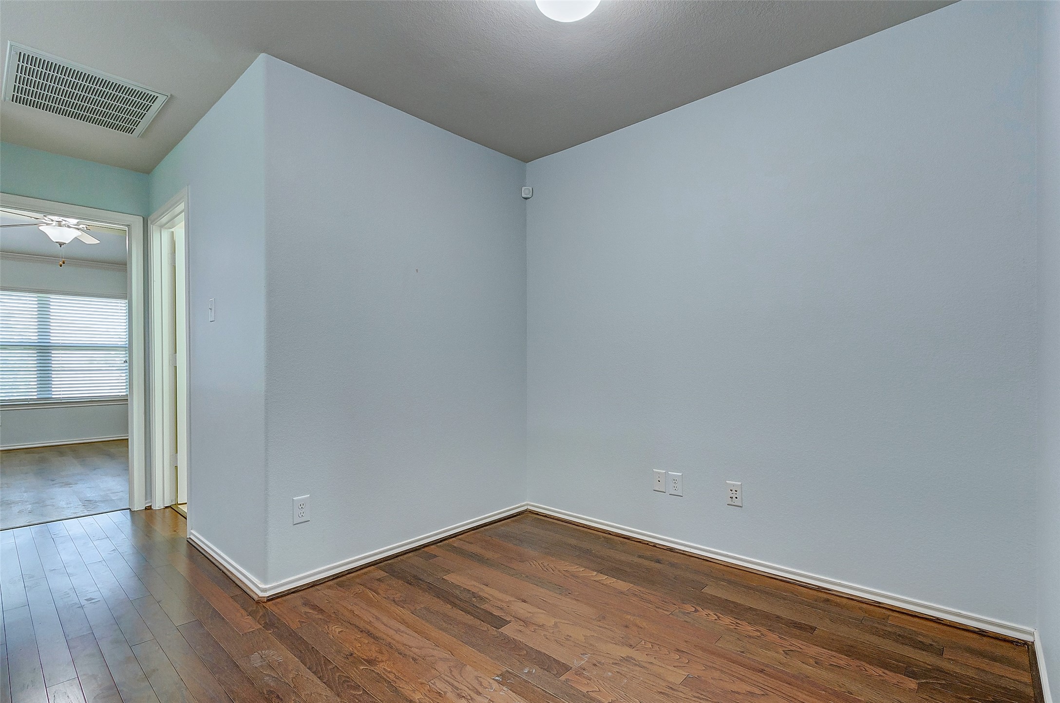 6451 Calgary Woods Lane Property Photo 34