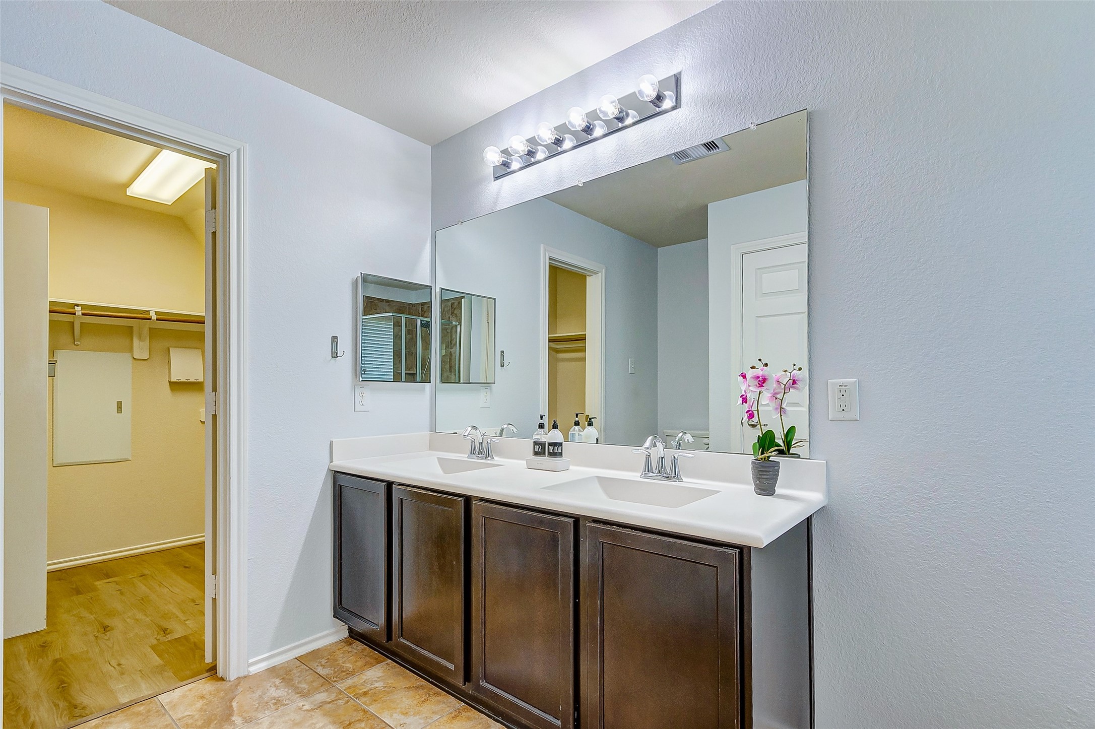 6451 Calgary Woods Lane Property Photo 41