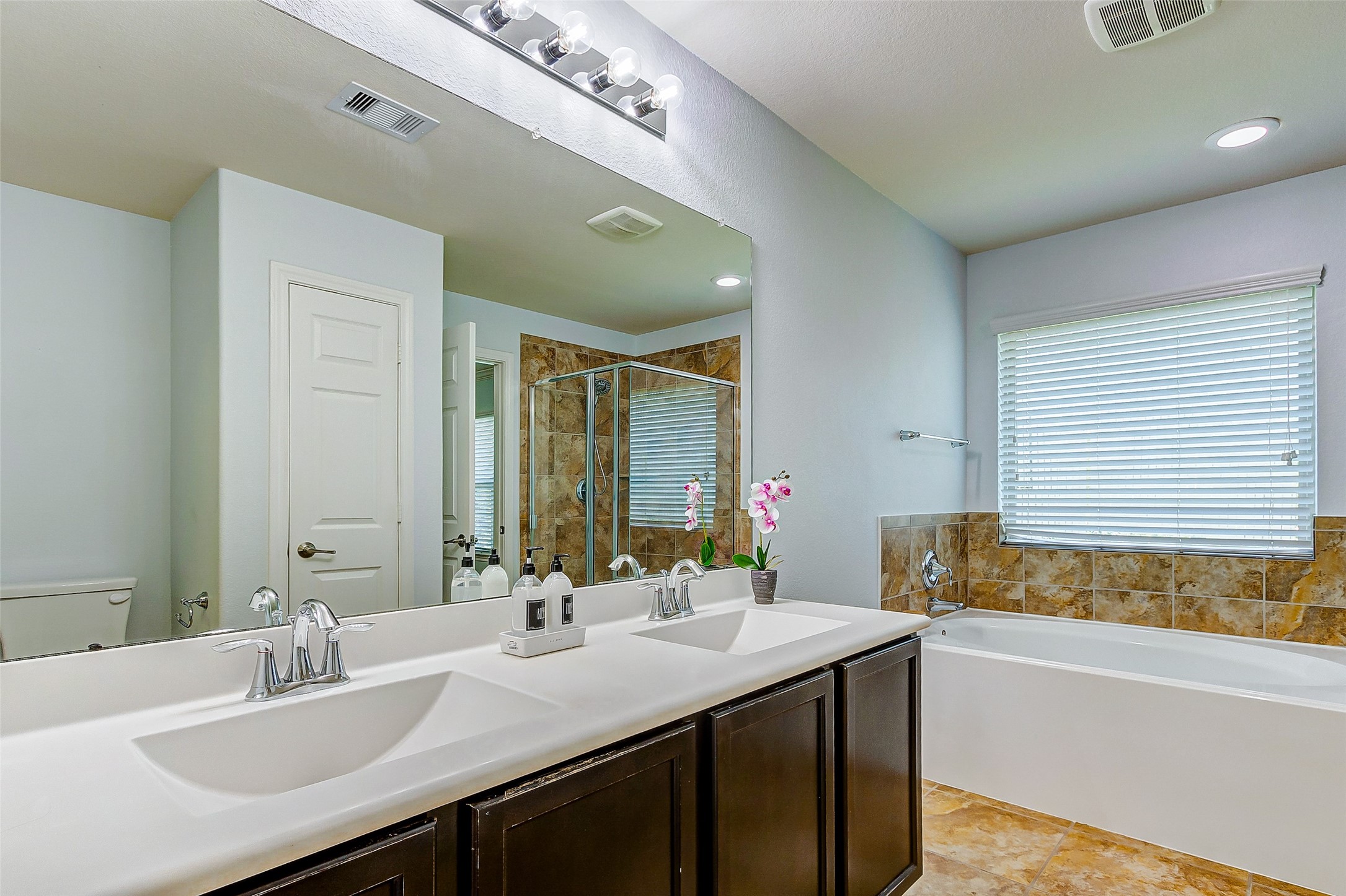 6451 Calgary Woods Lane Property Photo 42