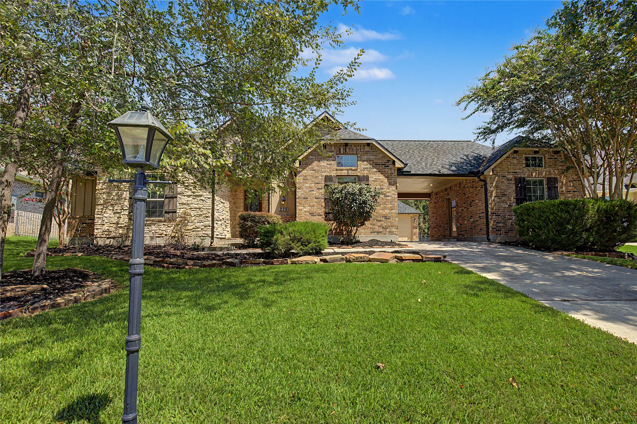 279 W Pines Drive Property Photo