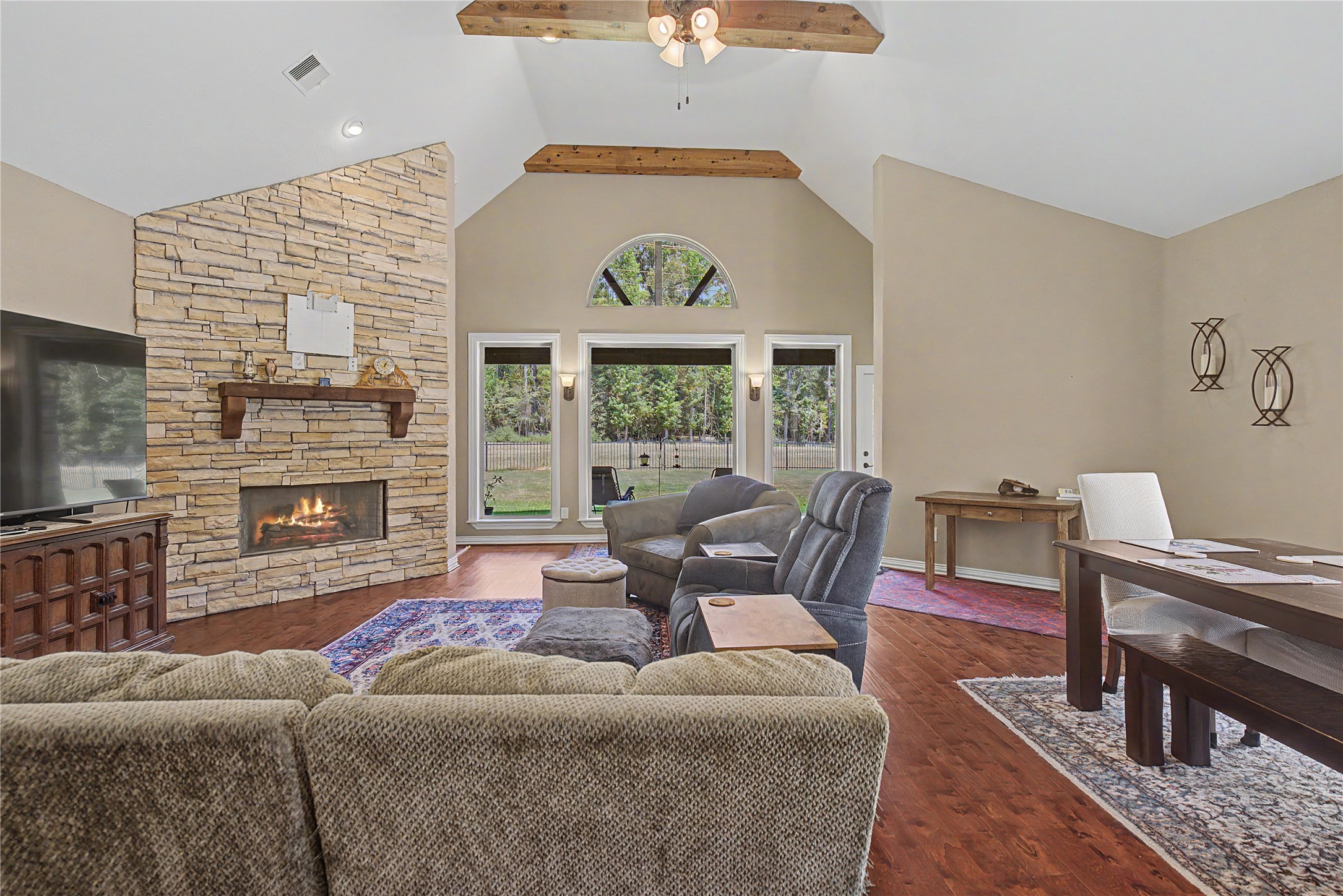 279 W Pines Drive Property Photo 9