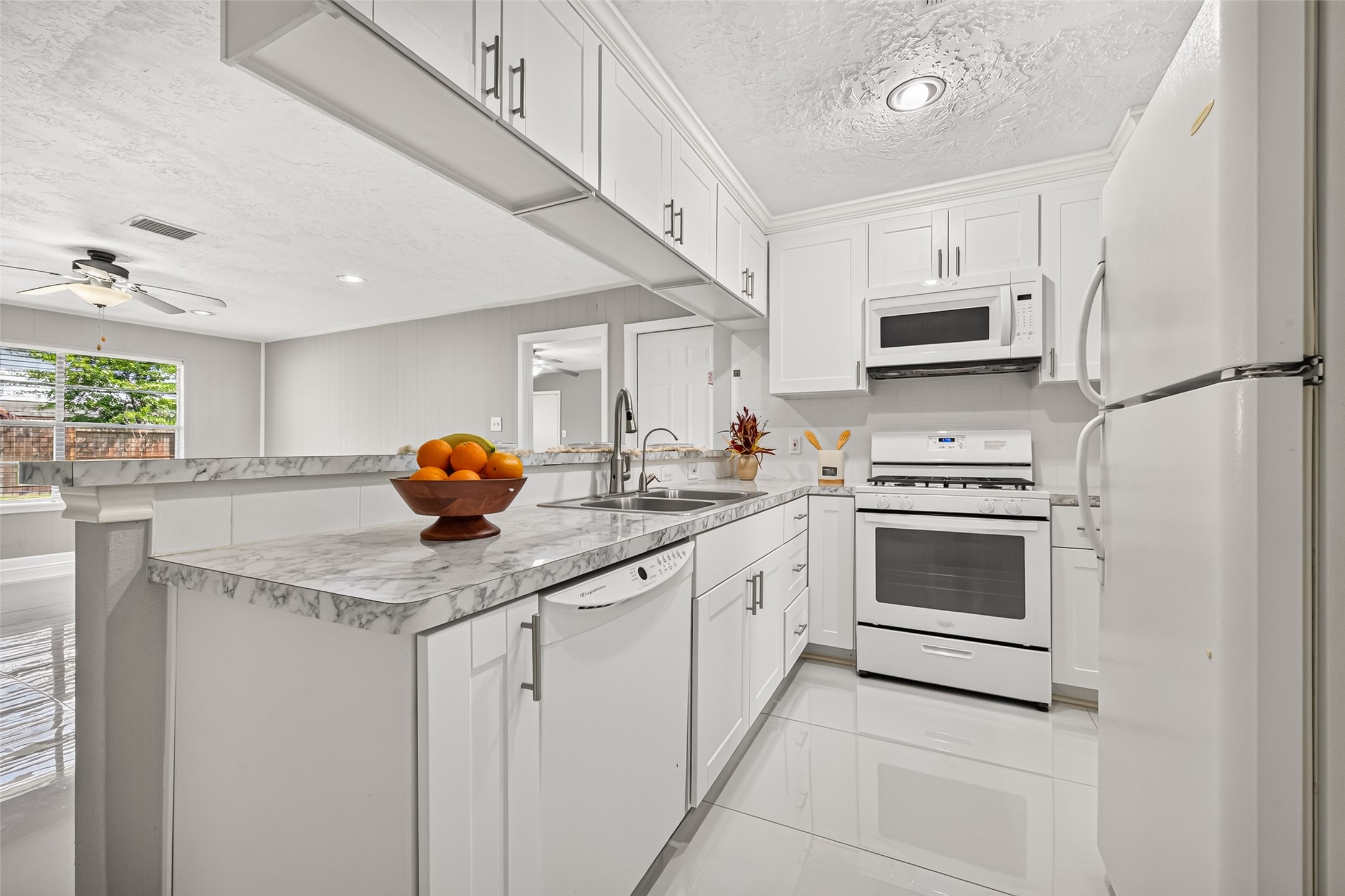 11310 Hendon Lane Property Photo 6