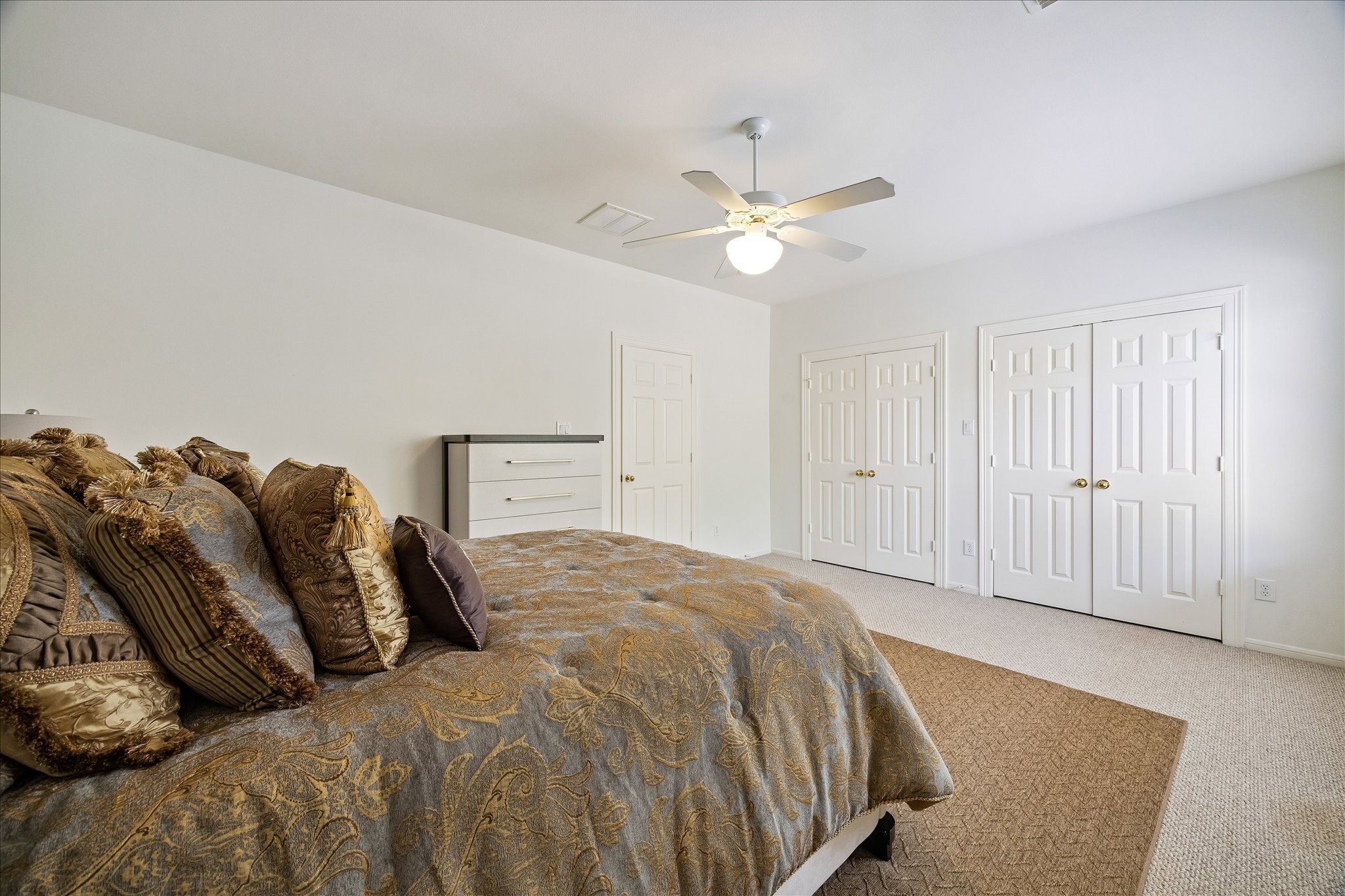 2727 Tudor Manor Property Photo 16