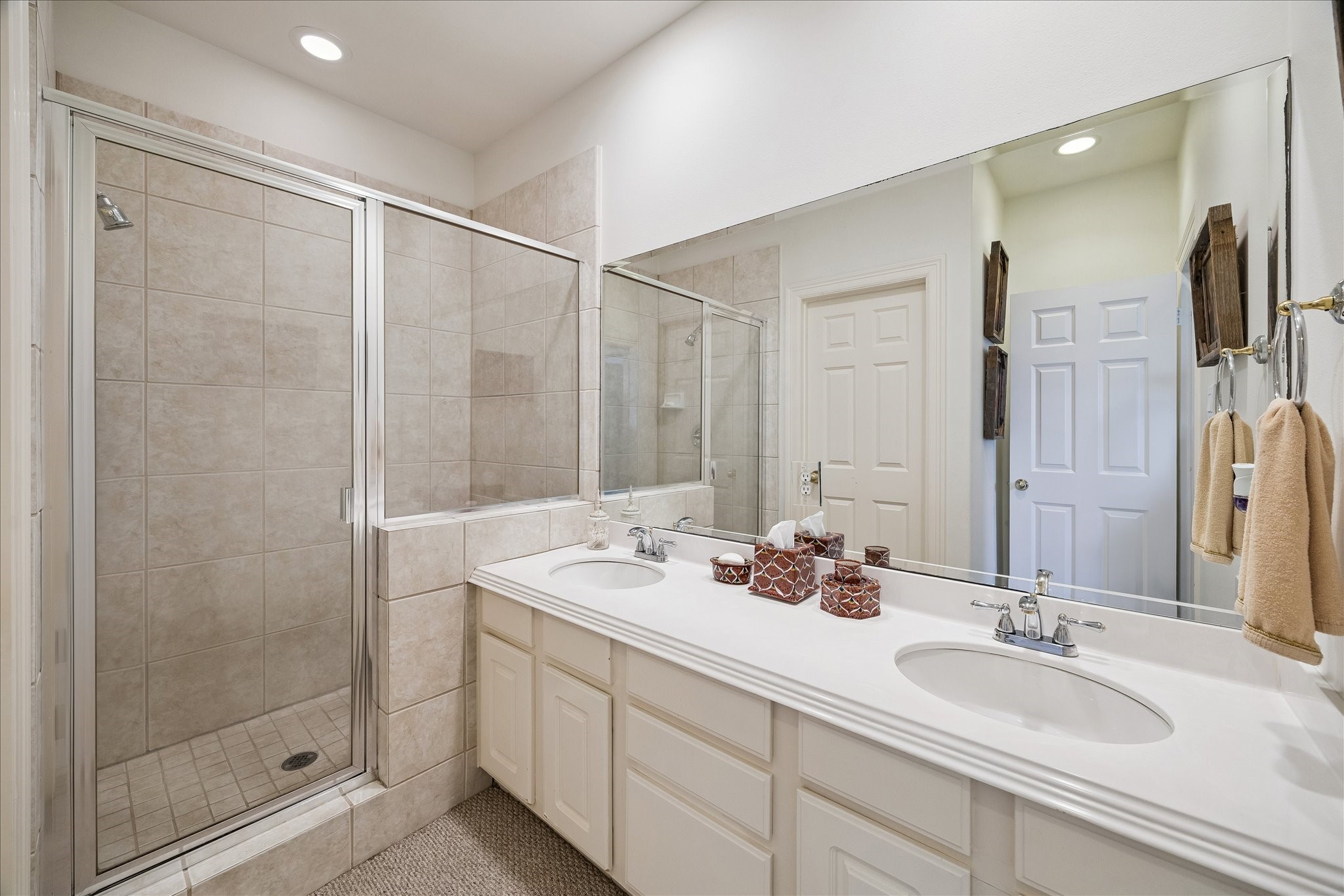 2727 Tudor Manor Property Photo 18