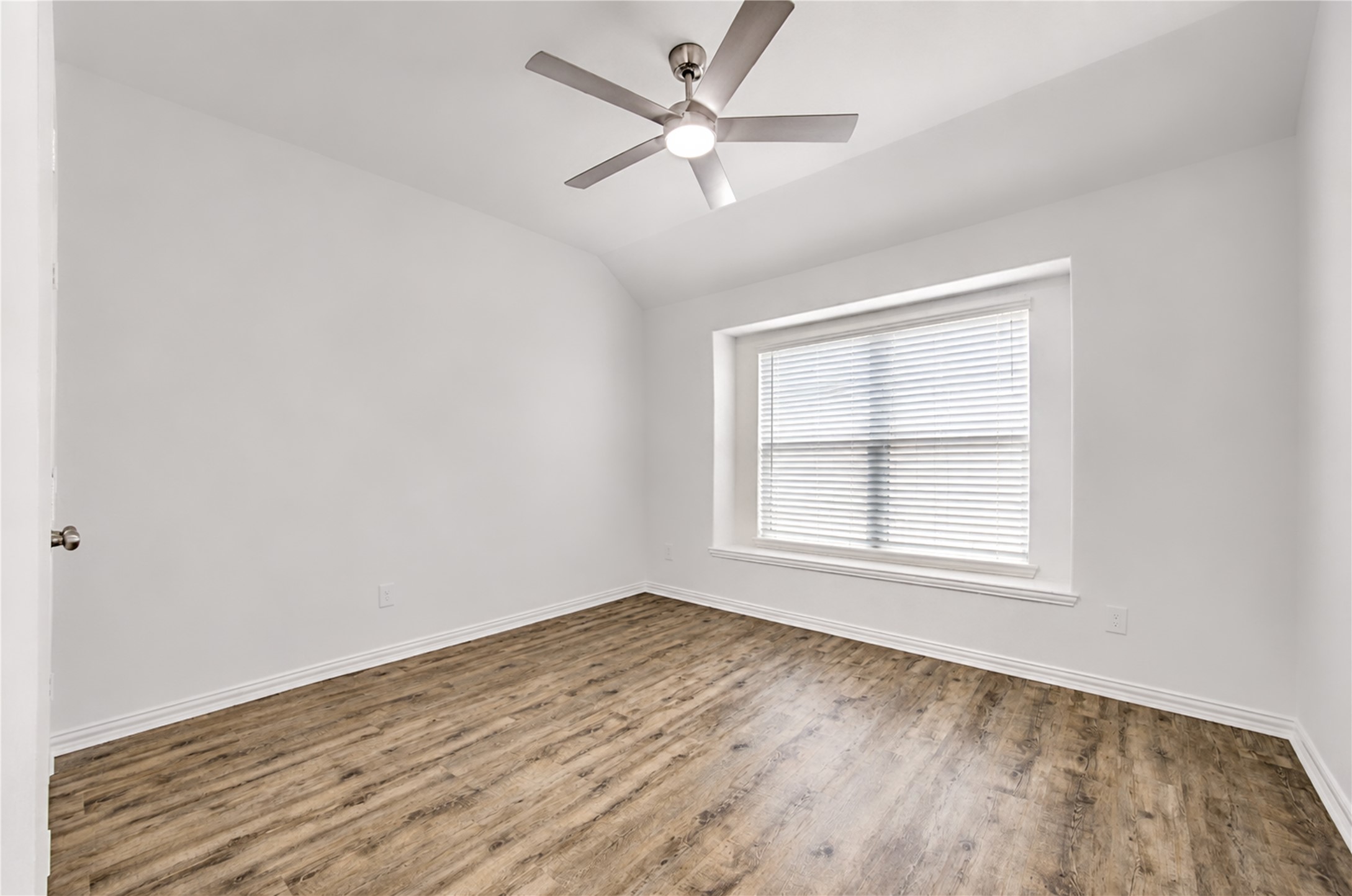 8803 Oak Springs Drive Property Photo 24