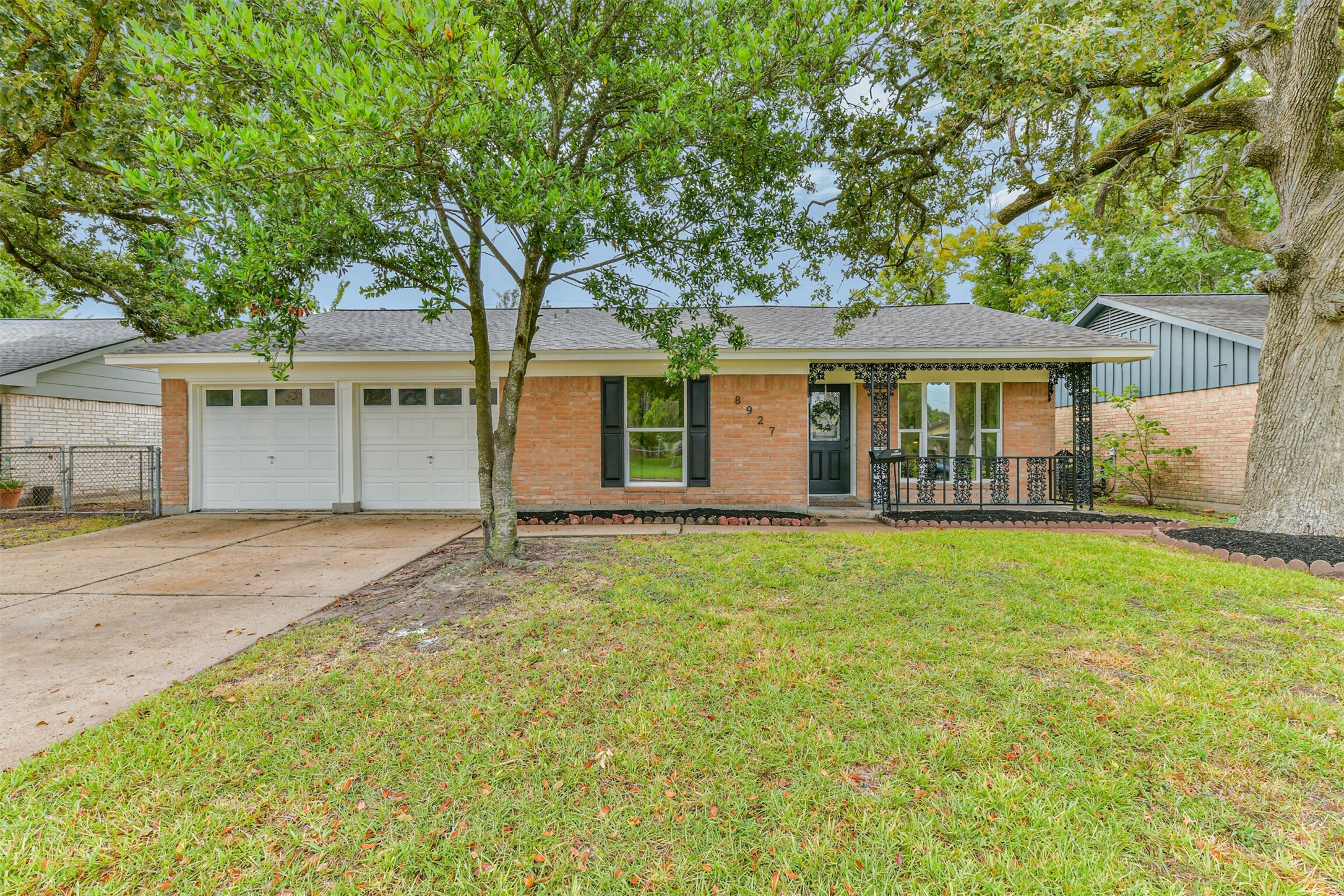 8927 Alcott Drive Property Photo 1