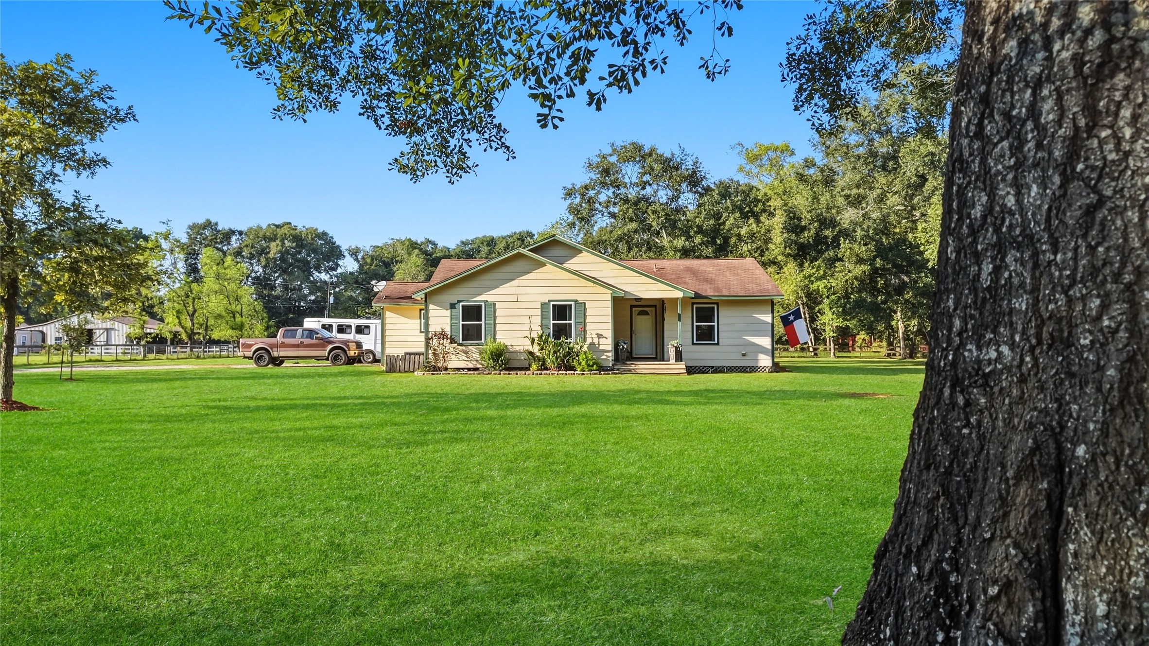 26925 E River Road Property Photo 1