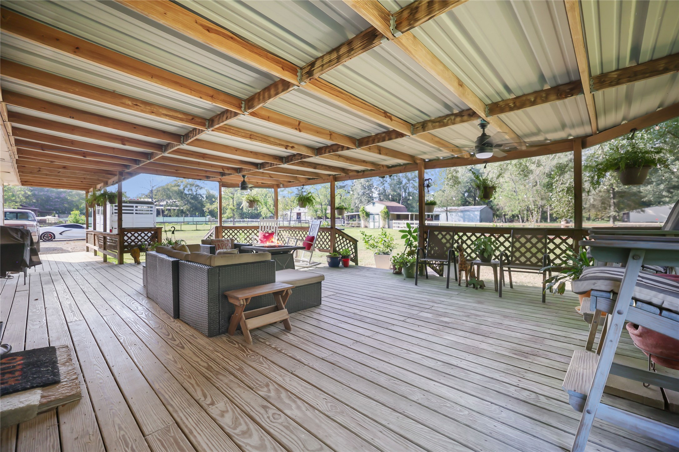 26925 E River Road Property Photo 20