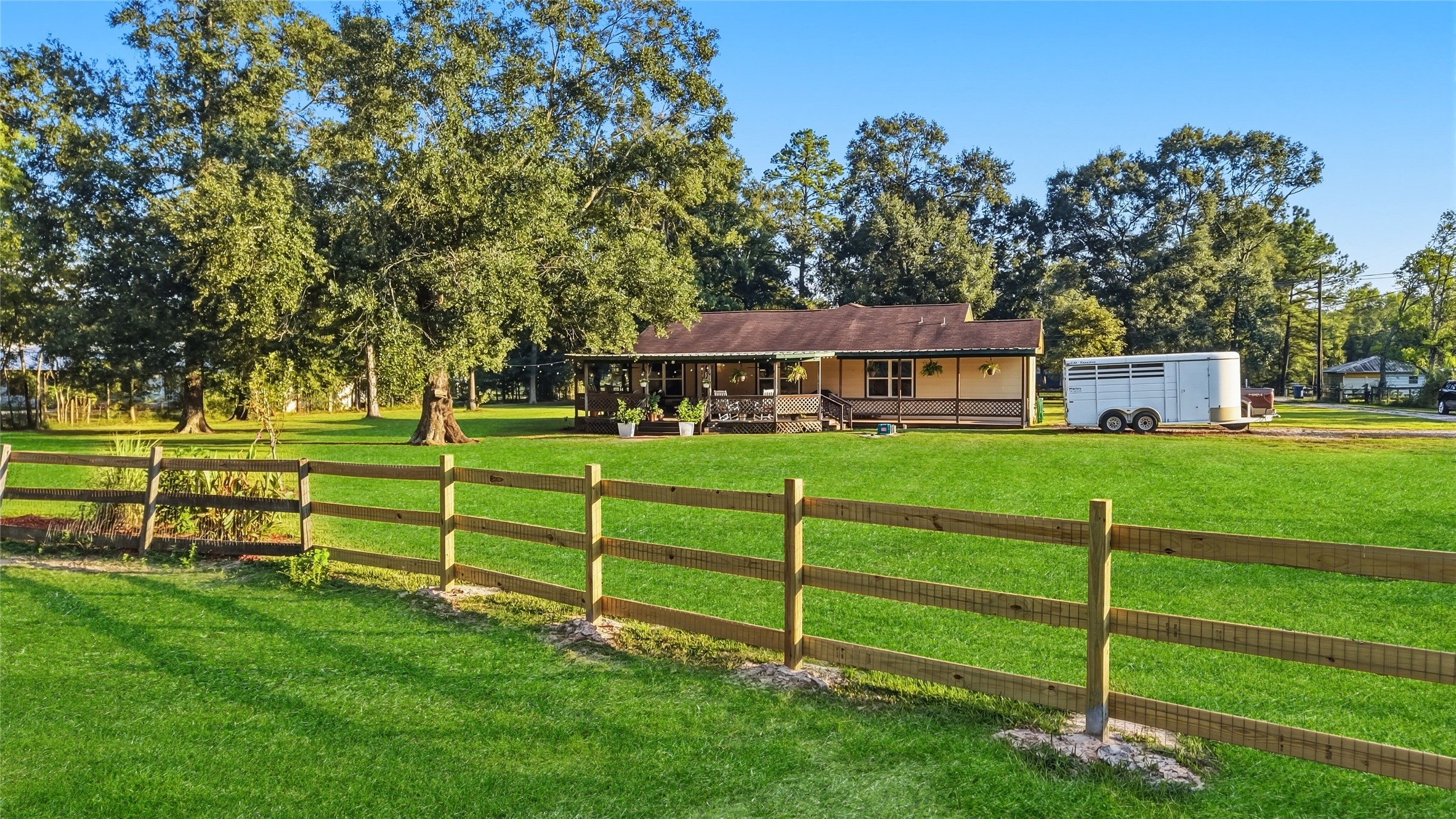 26925 E River Road Property Photo 25