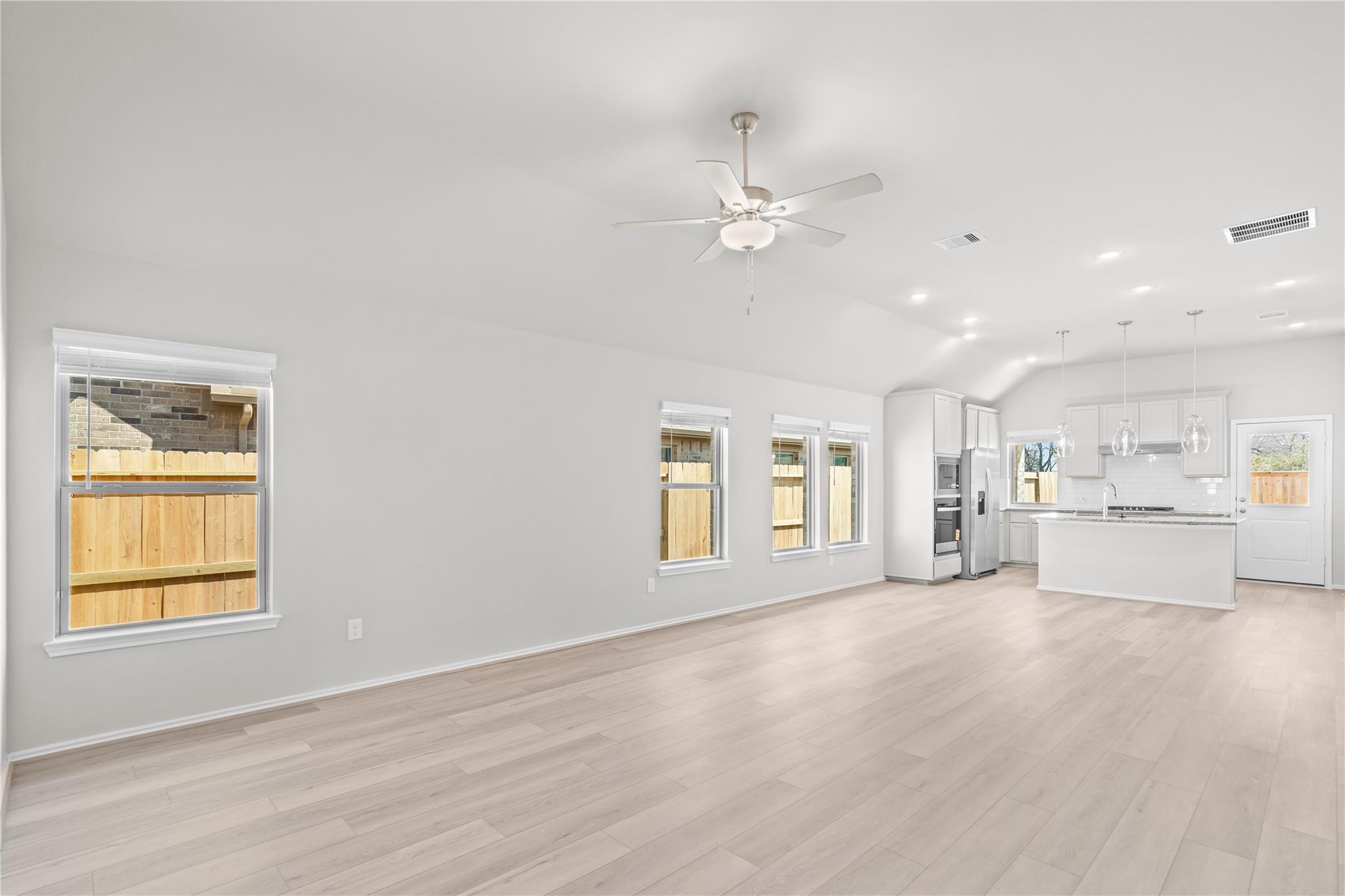114 Mercury Sky Road Property Photo 2