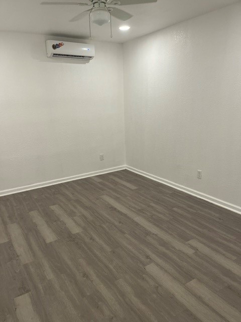 1516 Avenue K C Property Photo 9