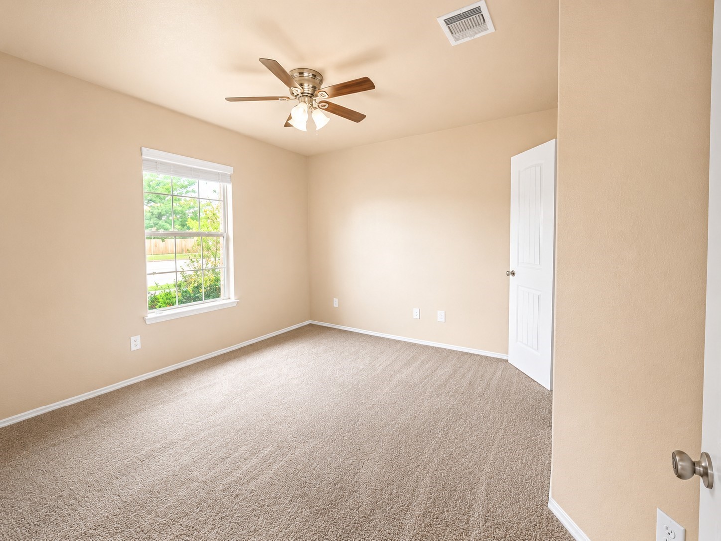 2911 Lincolns Meadow Drive Property Photo 6
