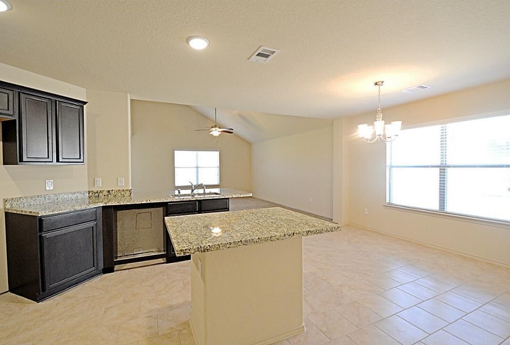 2911 Lincolns Meadow Drive Property Photo 13