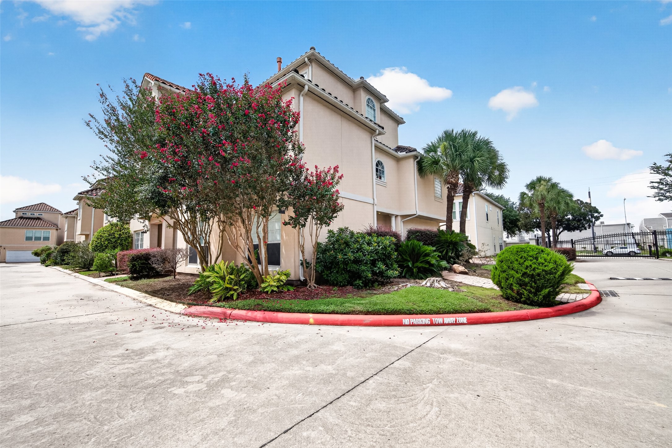 7242 Harmony Cove Property Photo 3