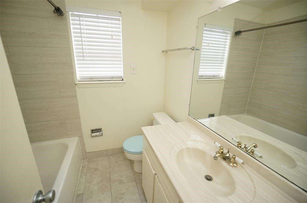 2595 Marilee Lane 4 Property Photo 10