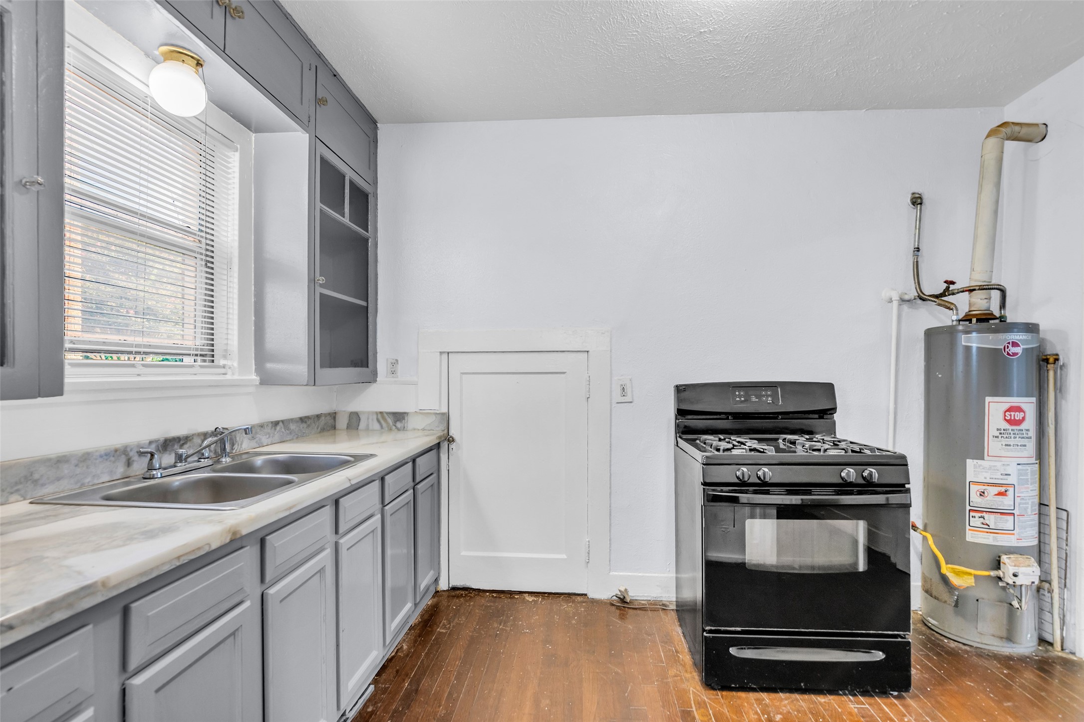 1826 Rosedale Street 4 Property Photo 7