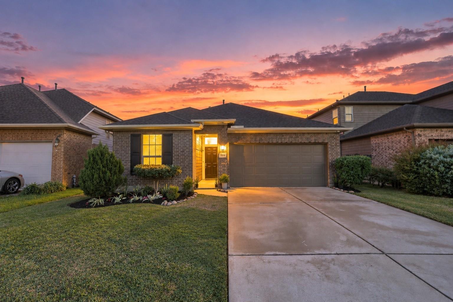 7814 Tindarey Maple Trace Property Photo 1