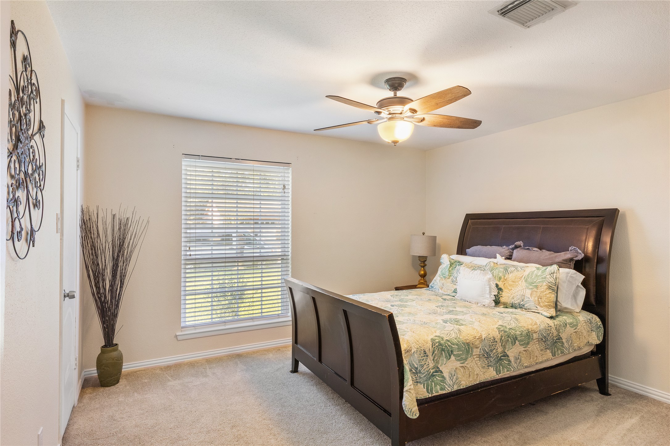 2303 Mimosa Court Property Photo 7