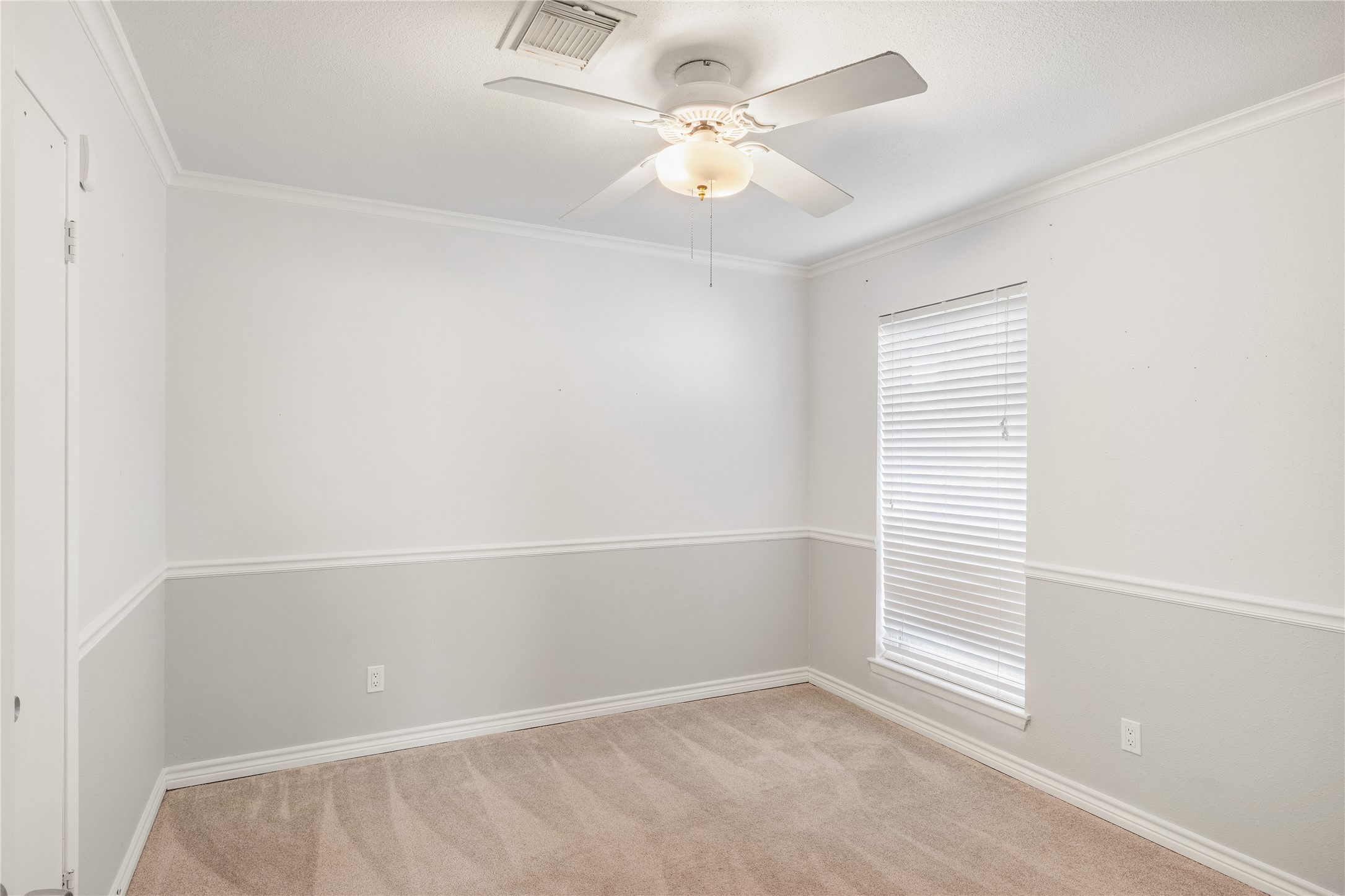 2303 Mimosa Court Property Photo 9