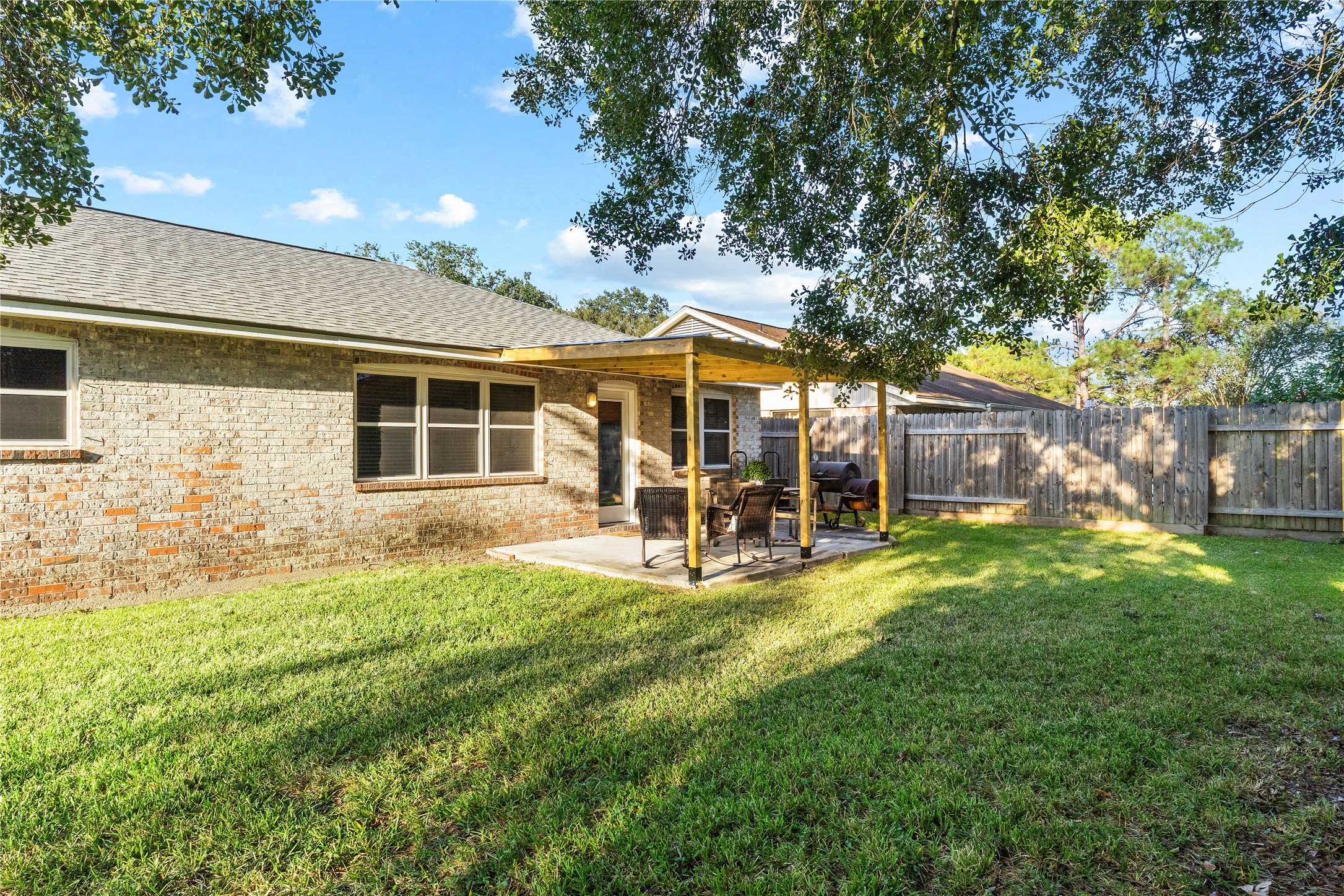 2303 Mimosa Court Property Photo 17