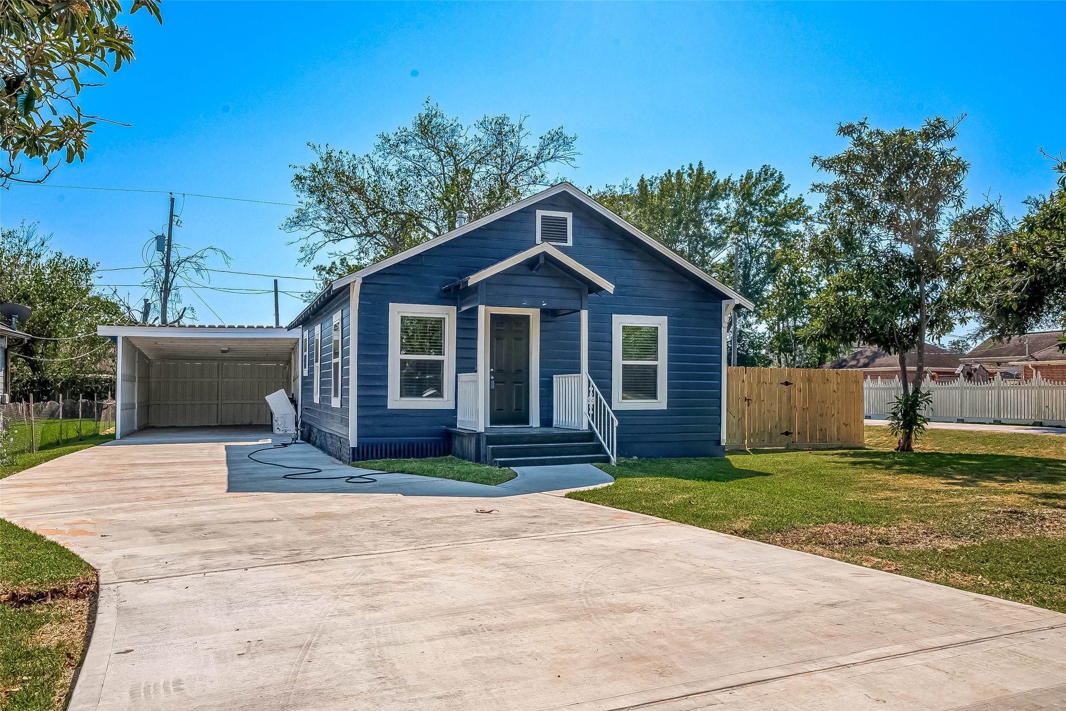 8302 Tavenor Lane Property Photo