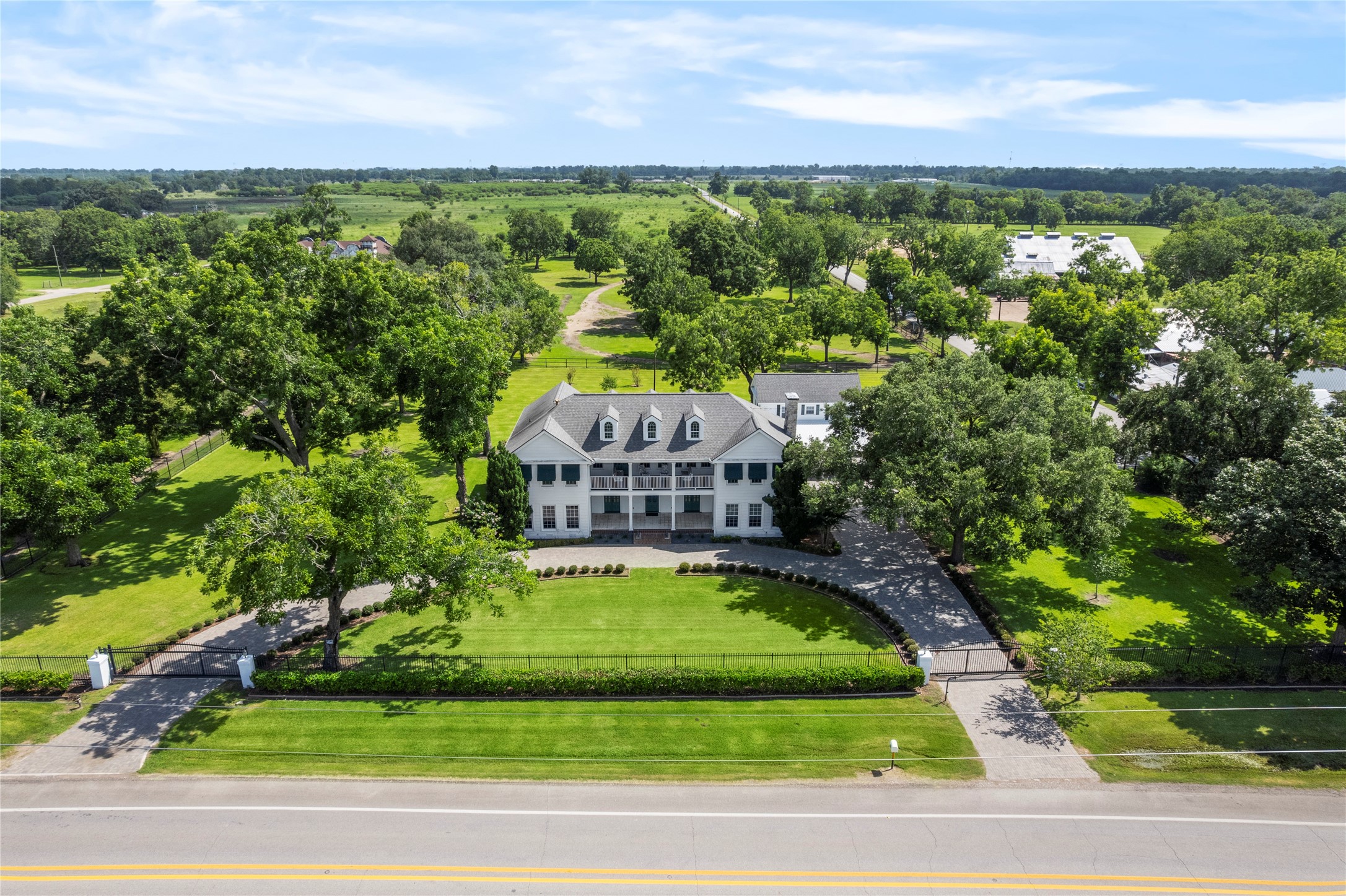 9827 Fm 2759 Road Property Photo