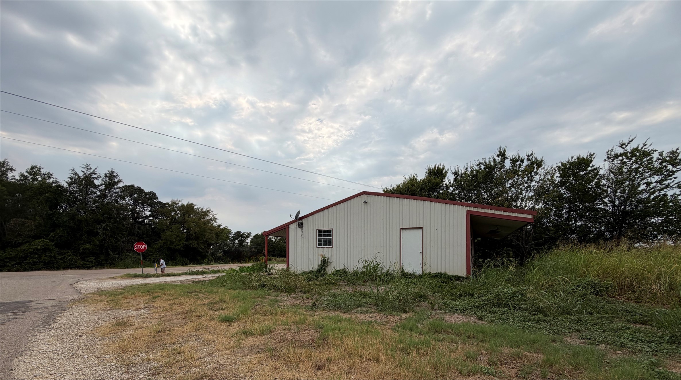1421 Fm 39 S Property Photo 6