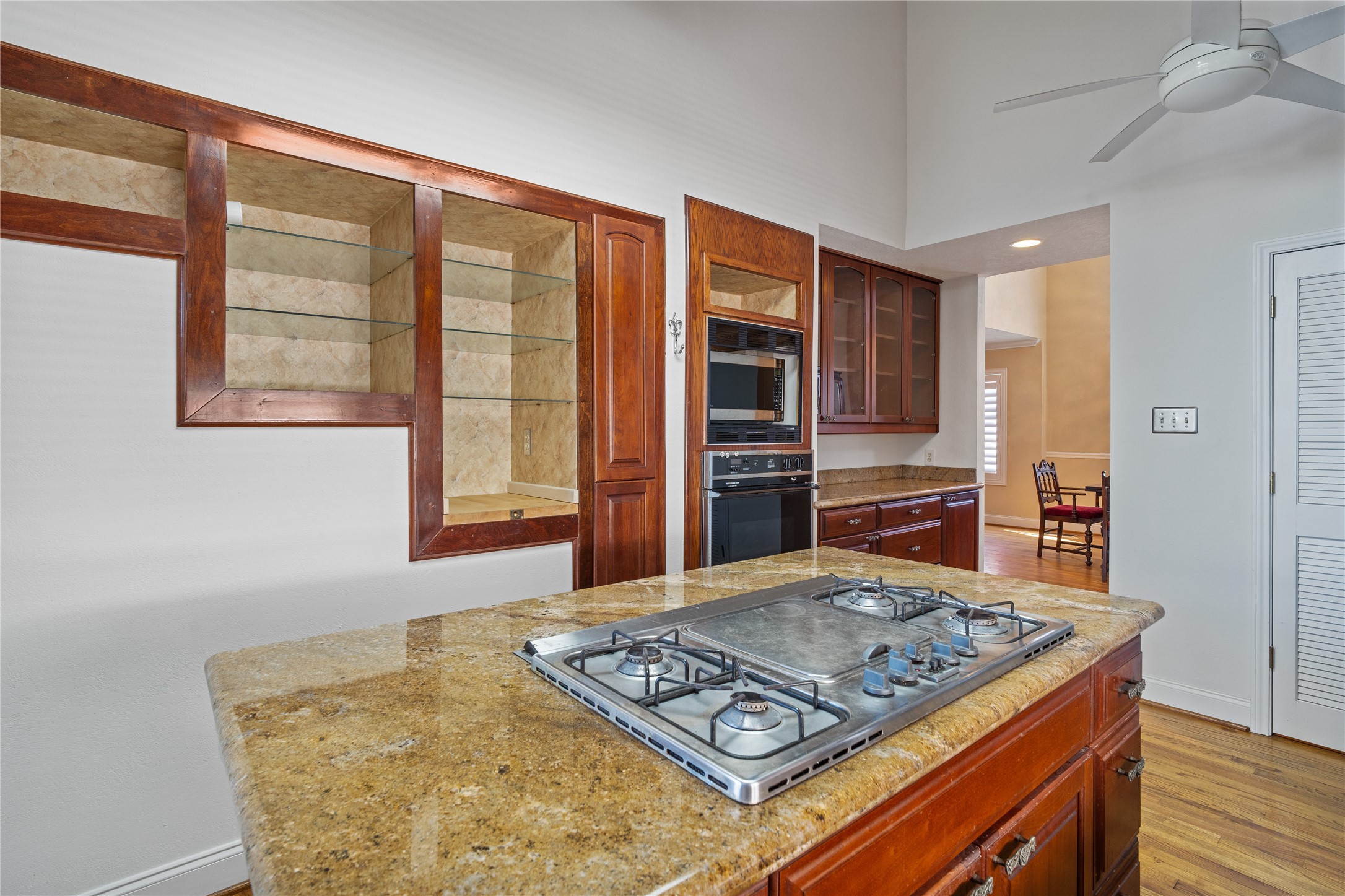 418 Bay Colony Drive Property Photo 11