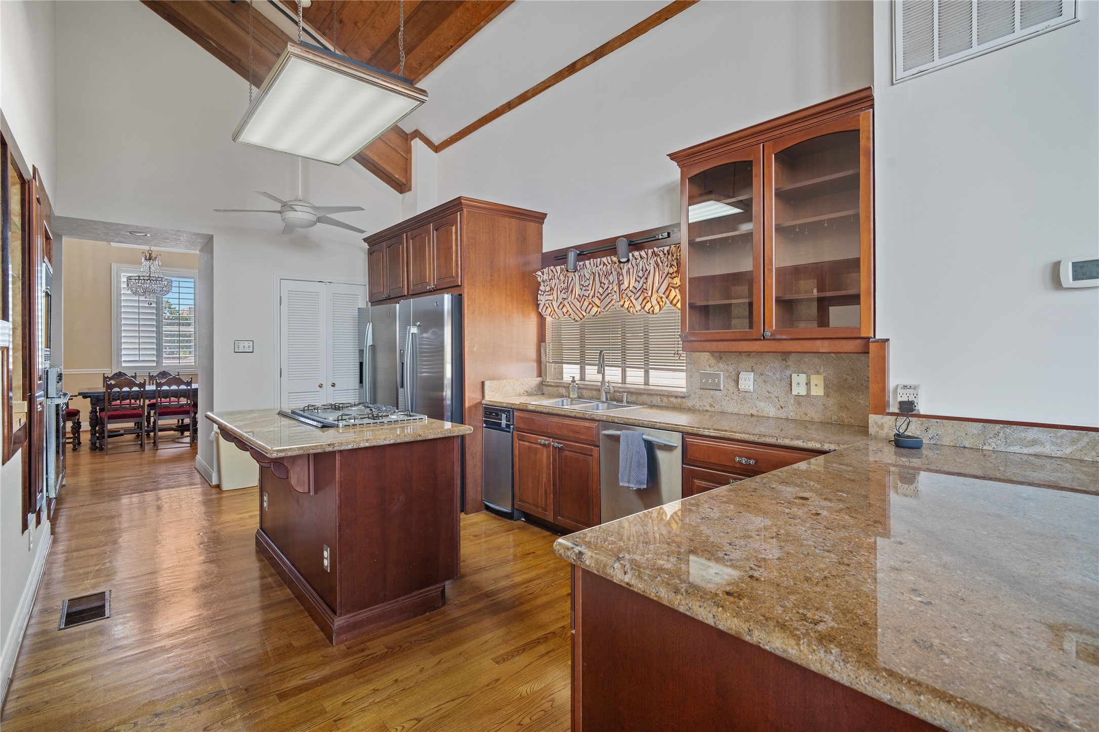 418 Bay Colony Drive Property Photo 13