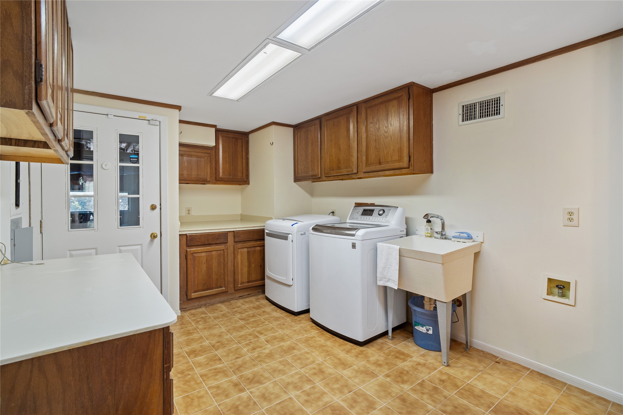 418 Bay Colony Drive Property Photo 37
