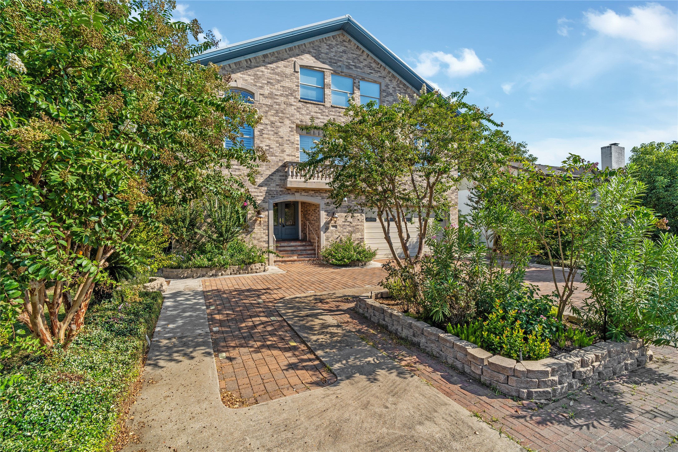 418 Bay Colony Drive Property Photo 44