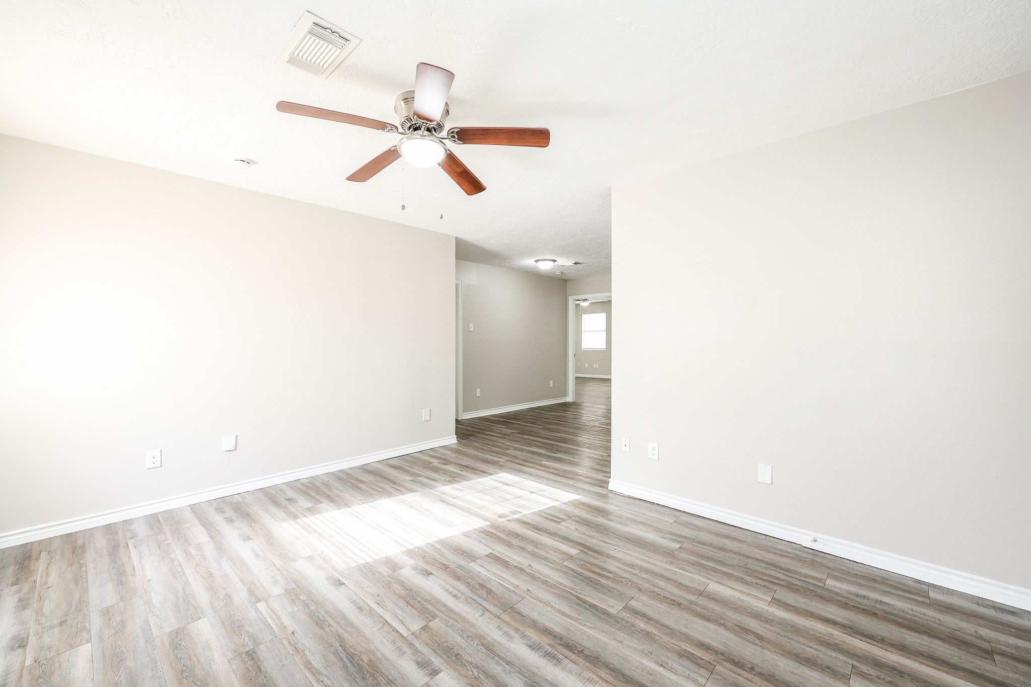 2706 Raymond Street Property Photo 5
