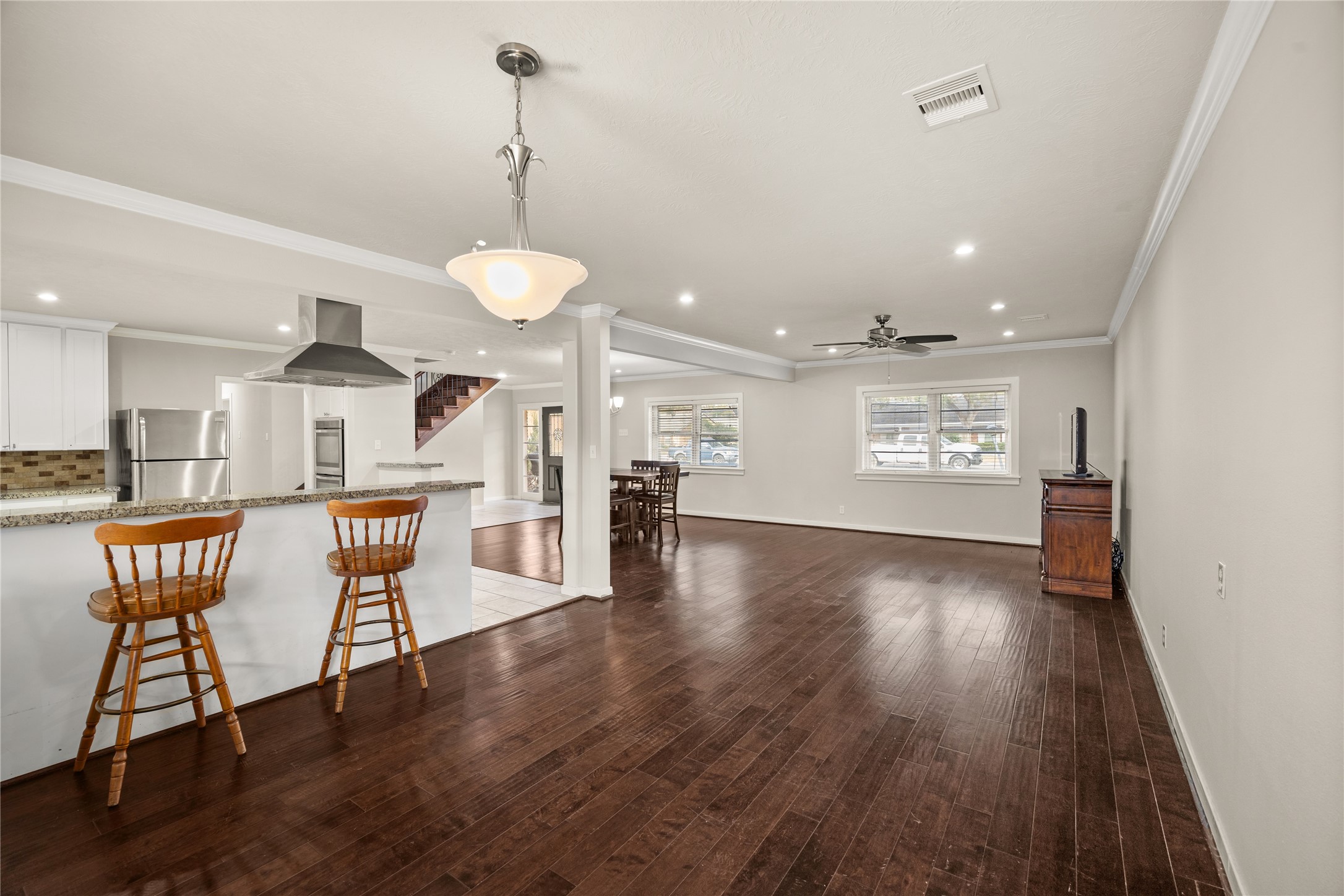 605 Foster Drive Property Photo 6