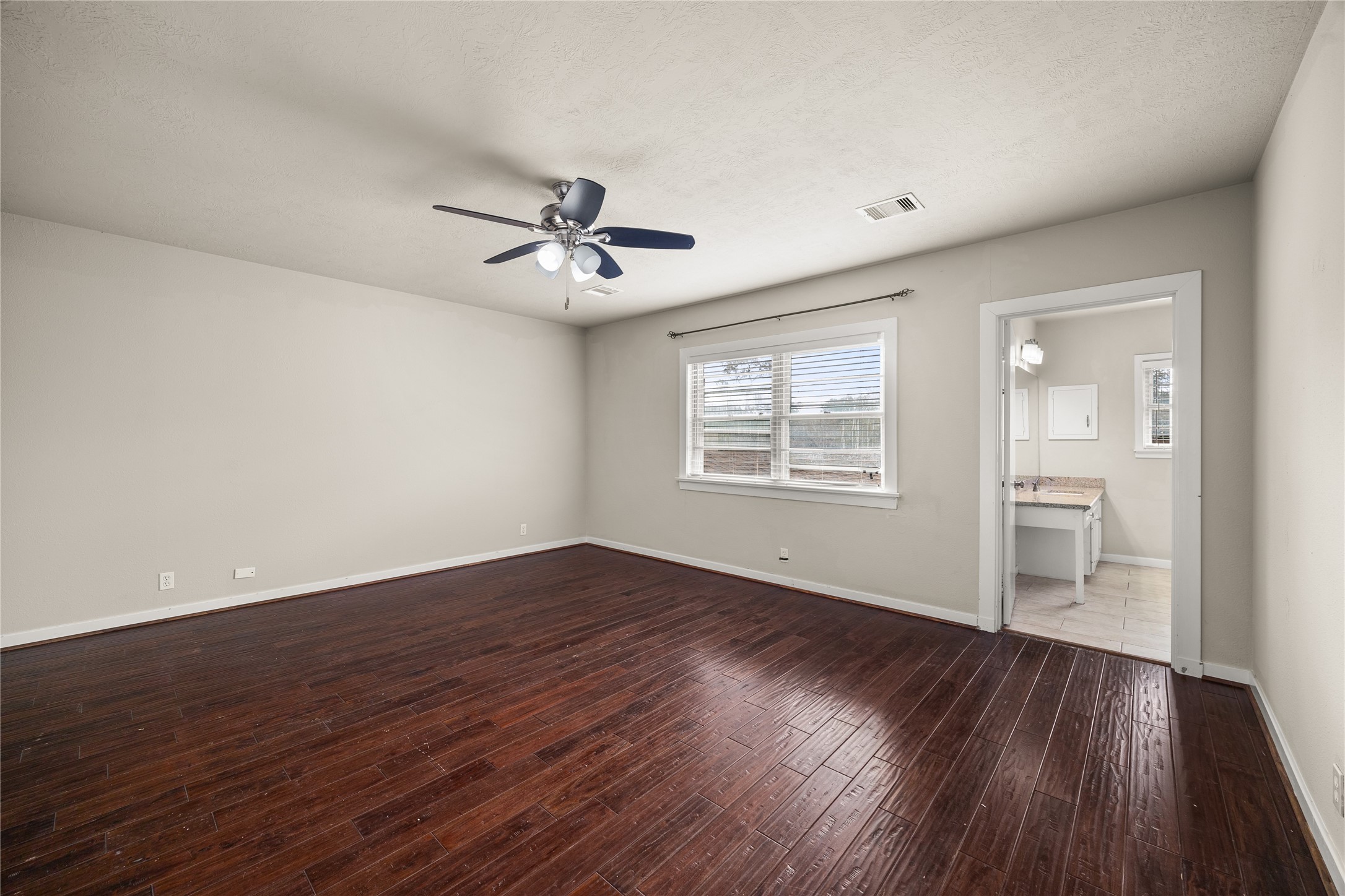 605 Foster Drive Property Photo 15