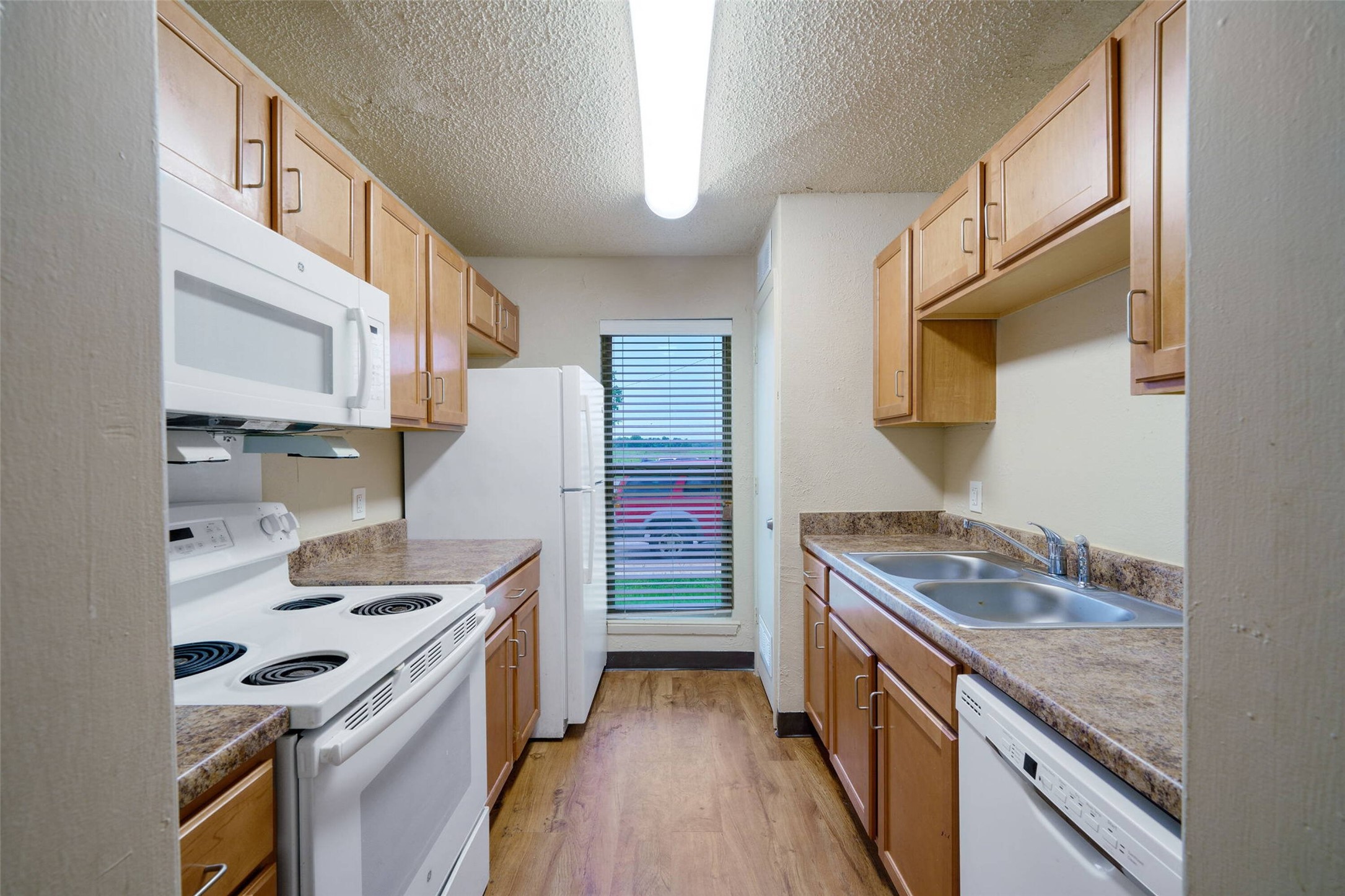 1002 Se Martin Luther King Drive Property Photo 8
