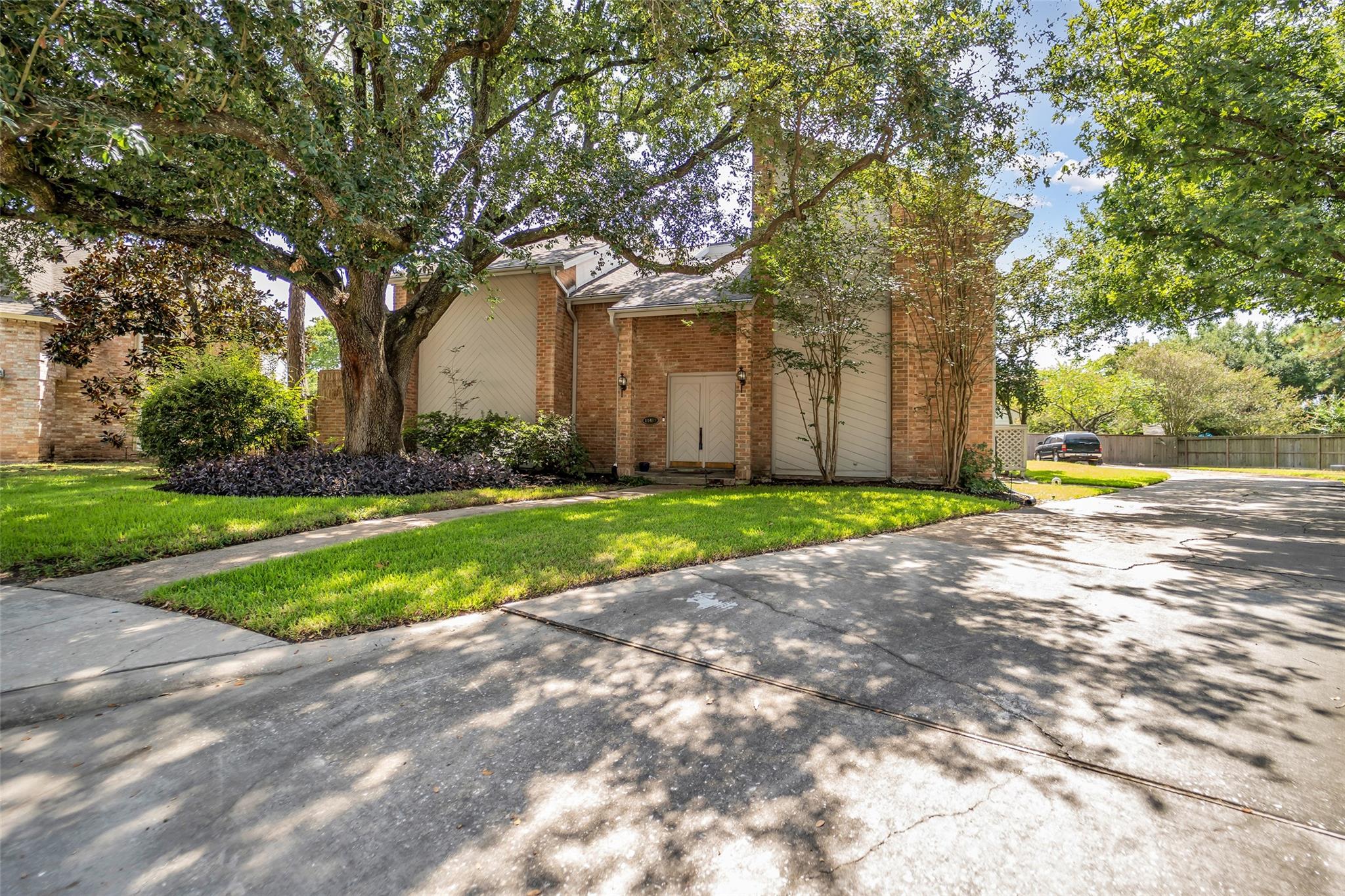 11407 Long Pine Drive Property Photo 2