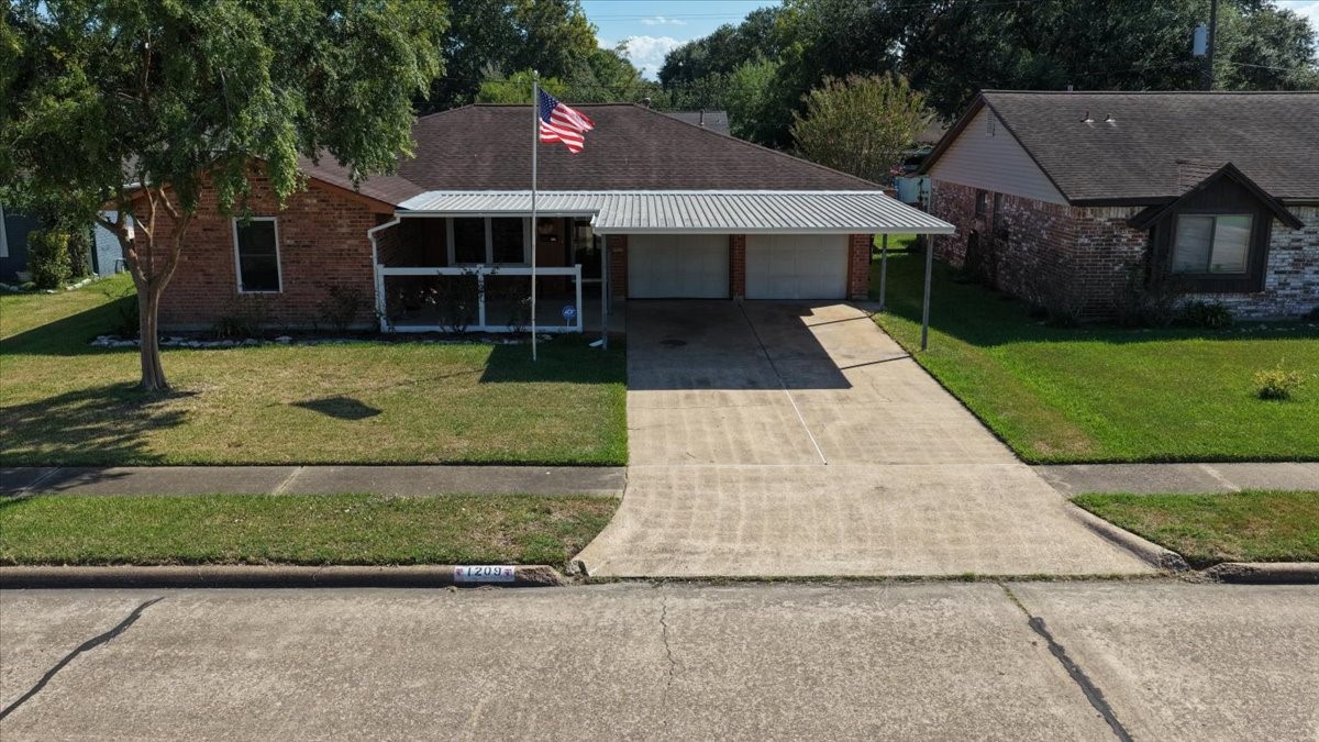 1209 E Brown Lane Property Photo 25