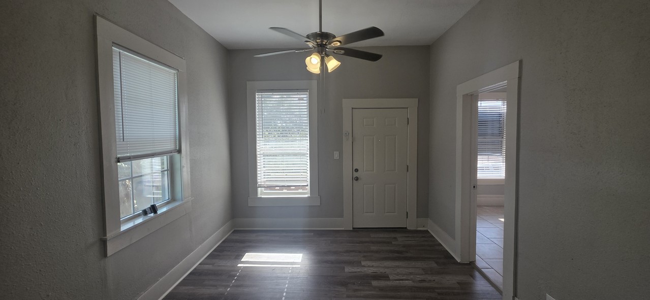 712 40th Street Property Photo 3